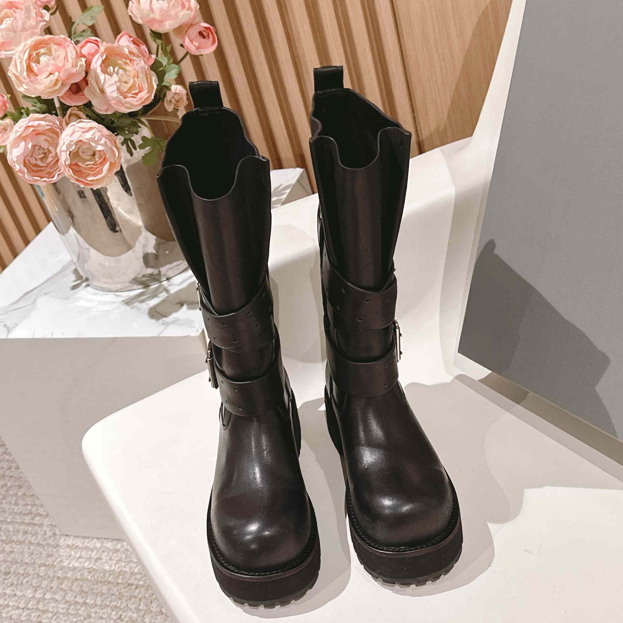 Balenciaga Venom High Boot In Black - DesignerGu