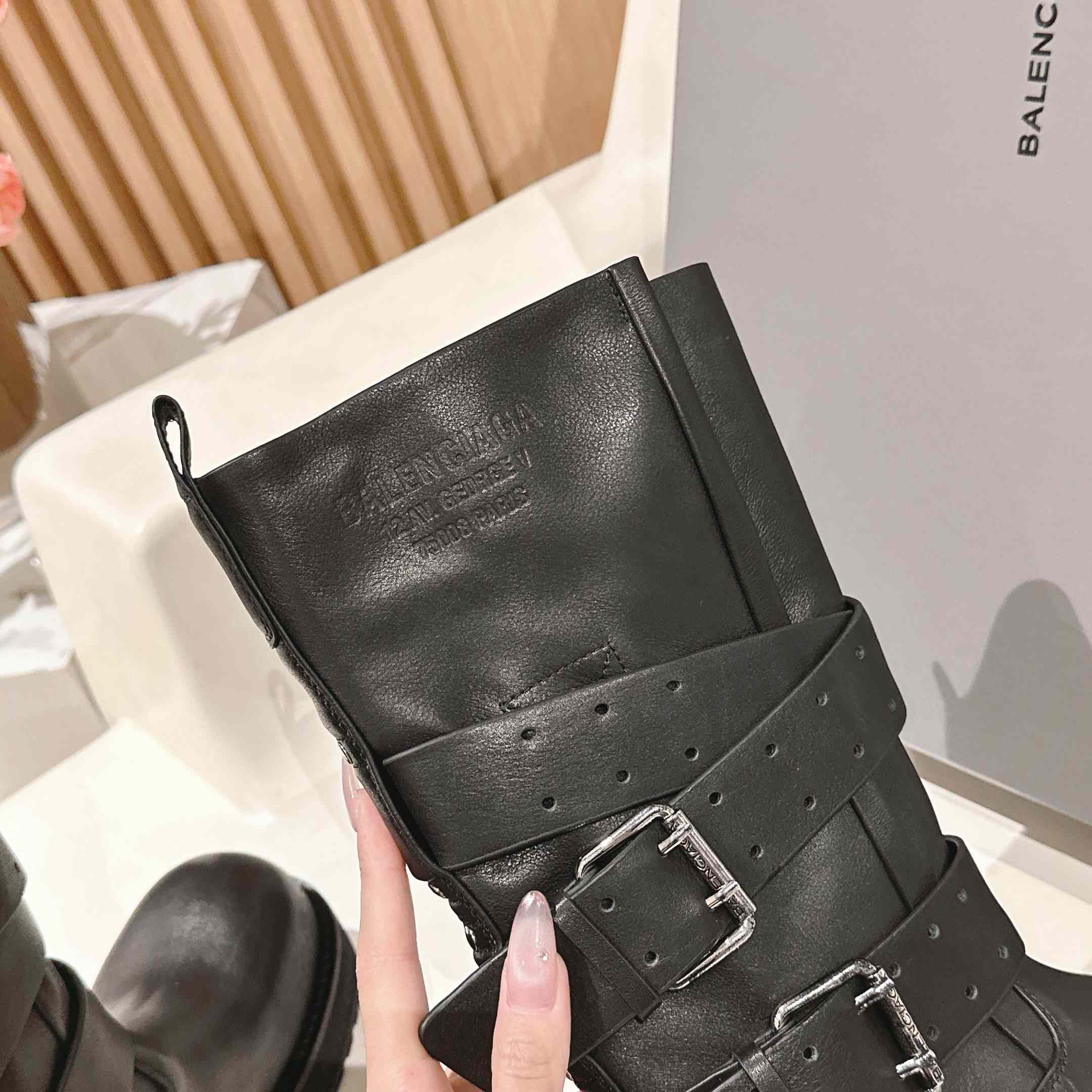 Balenciaga Venom High Boot In Black - DesignerGu