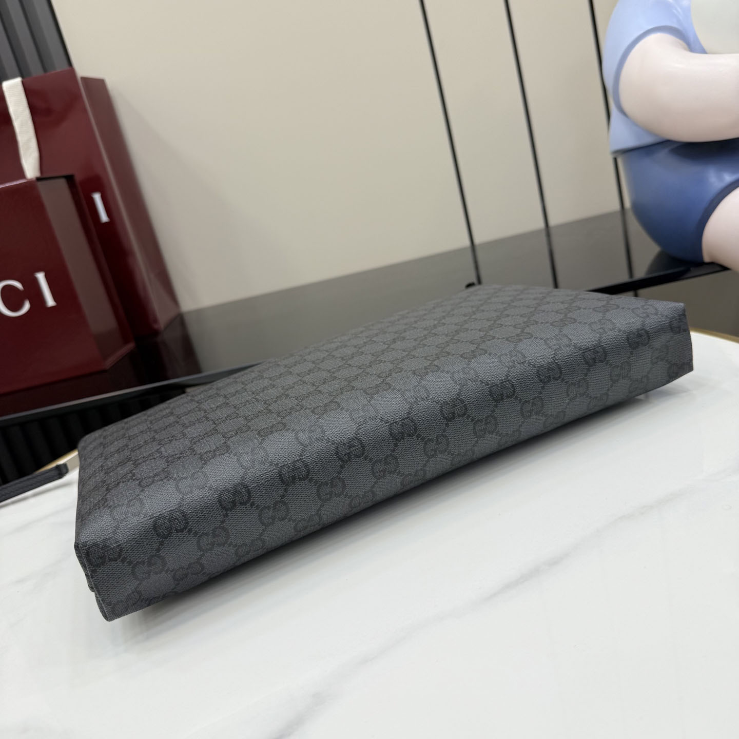 Gucci Essence Classic Medium Portfolio Case A006QO - DesignerGu