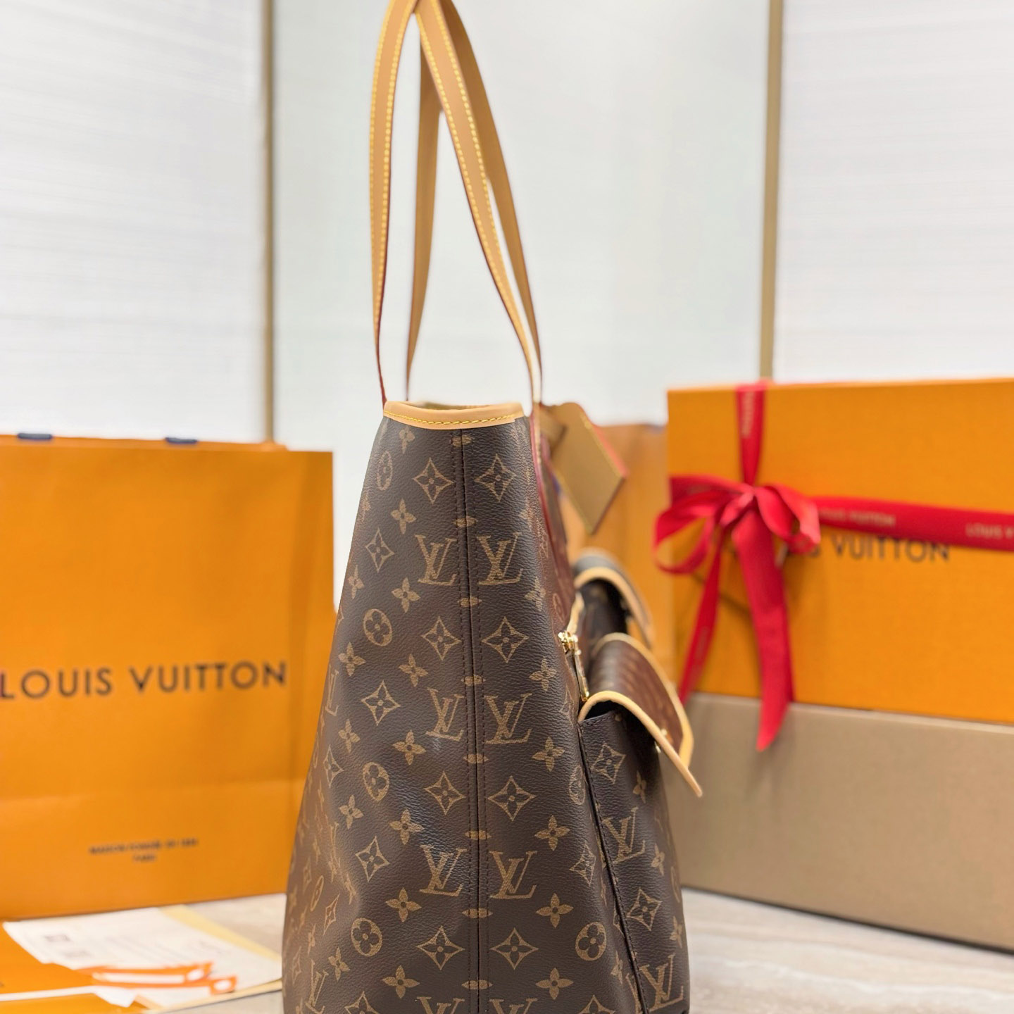Louis Vuitton Nevereverfull Cargo M2A617 - DesignerGu