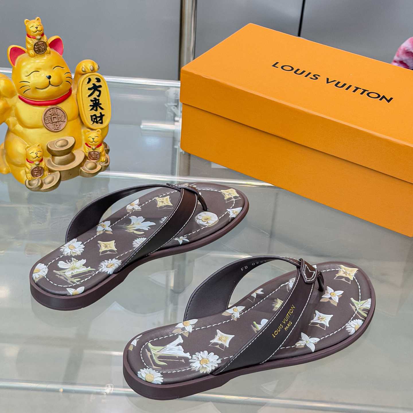 Louis Vuitton LV Sunset Thong - DesignerGu