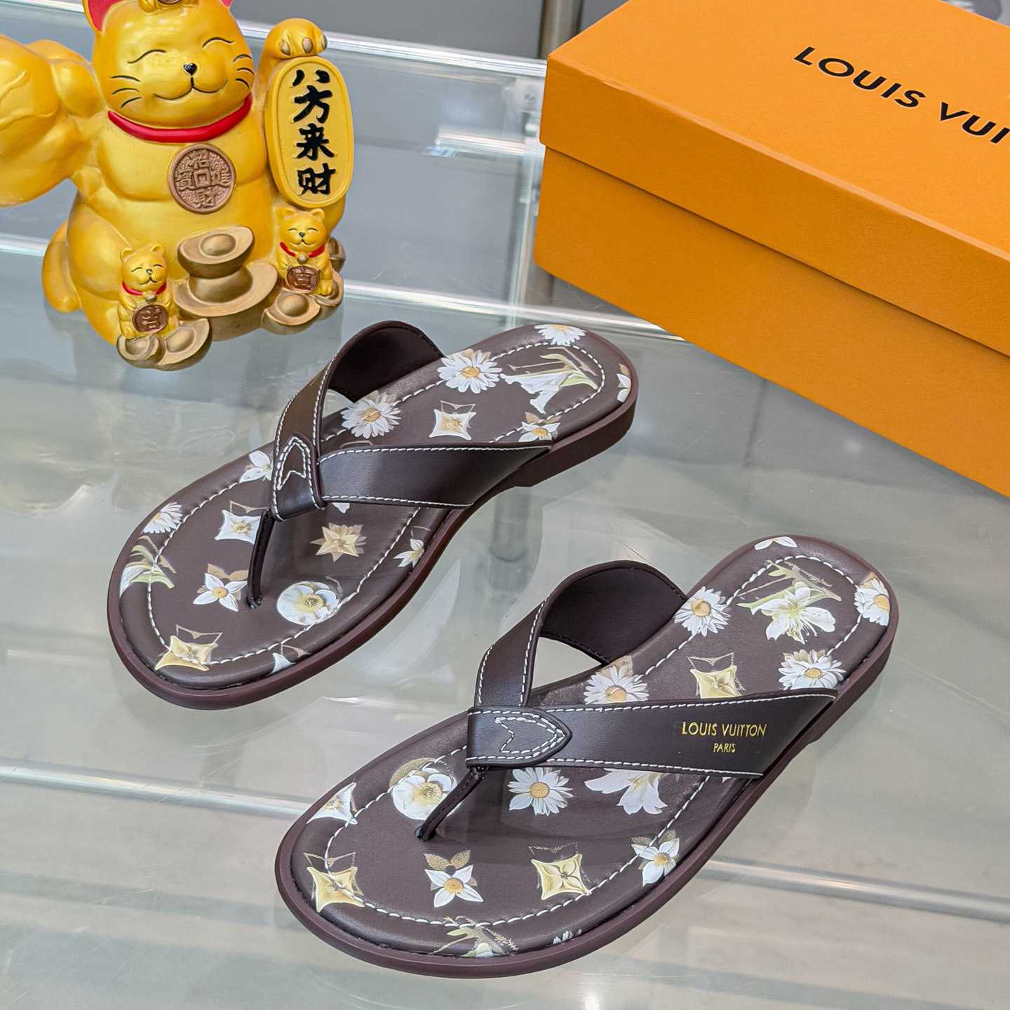 Louis Vuitton LV Sunset Thong - DesignerGu