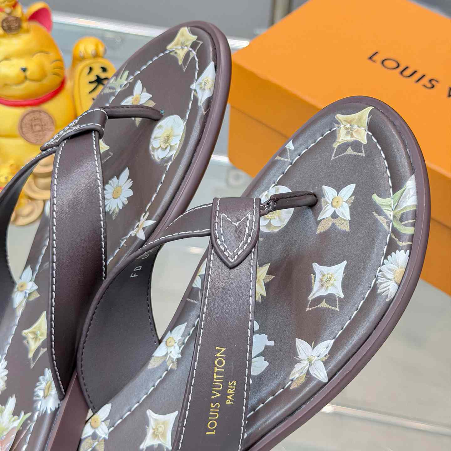 Louis Vuitton LV Sunset Thong - DesignerGu