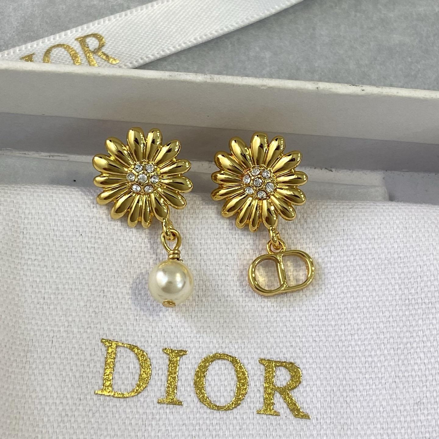 Dior CD Multi Flowers Earrings - DesignerGu