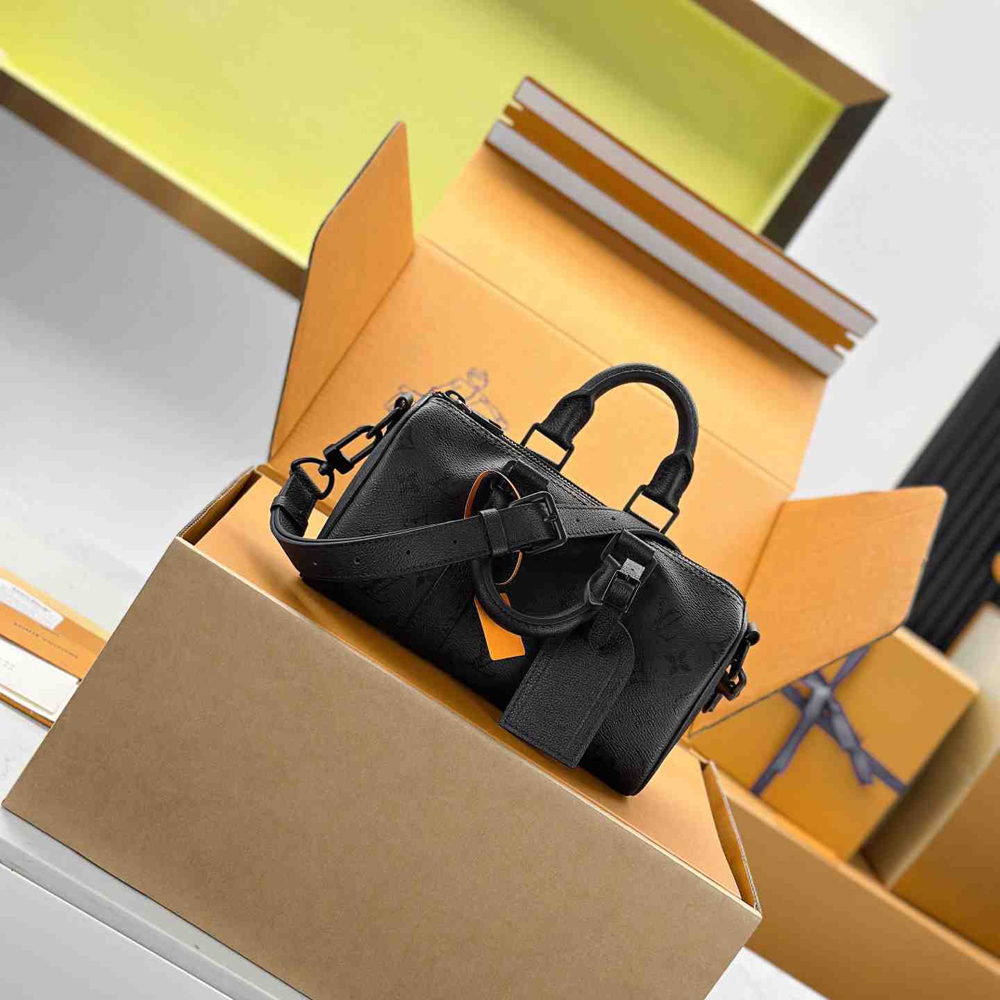 Louis Vuitton Keepall Bandoulière 25 M28369 - DesignerGu