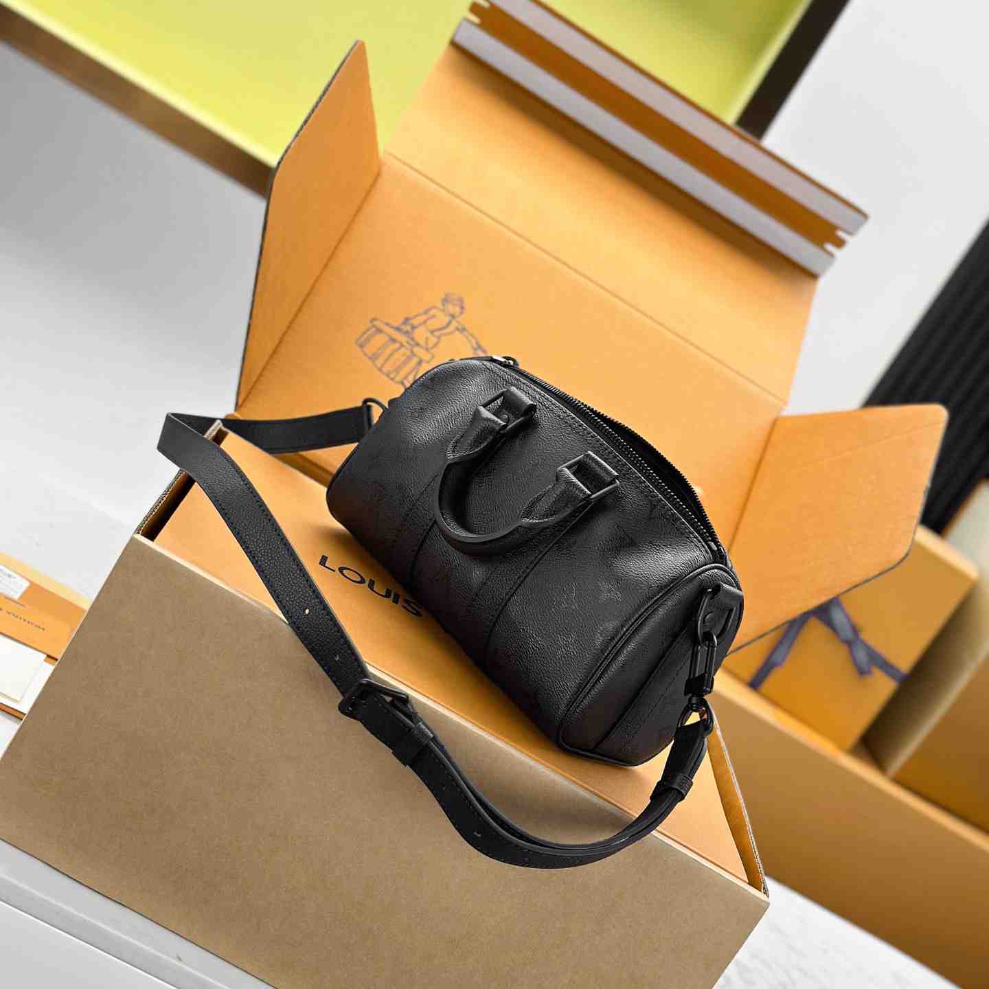 Louis Vuitton Keepall Bandoulière 25 M28369 - DesignerGu