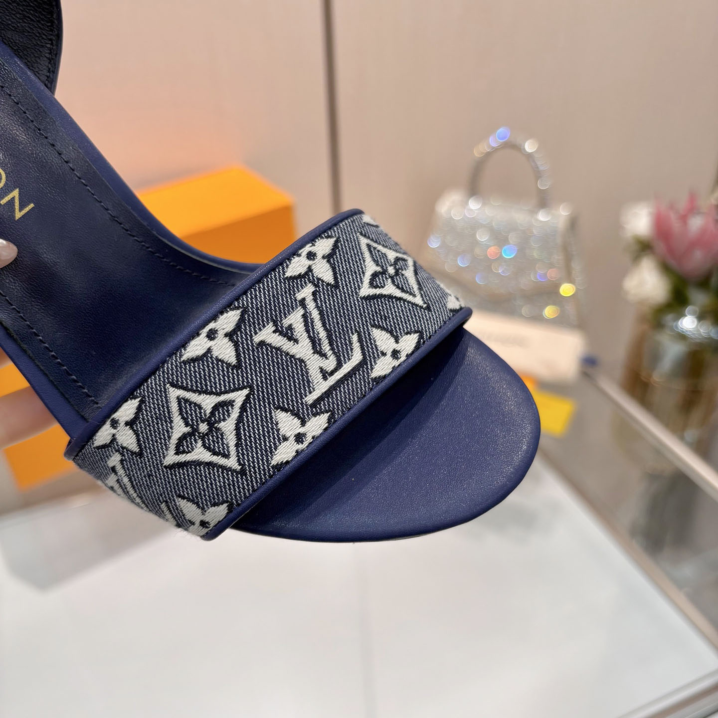 Louis Vuitton Silhouette Sandal  - DesignerGu