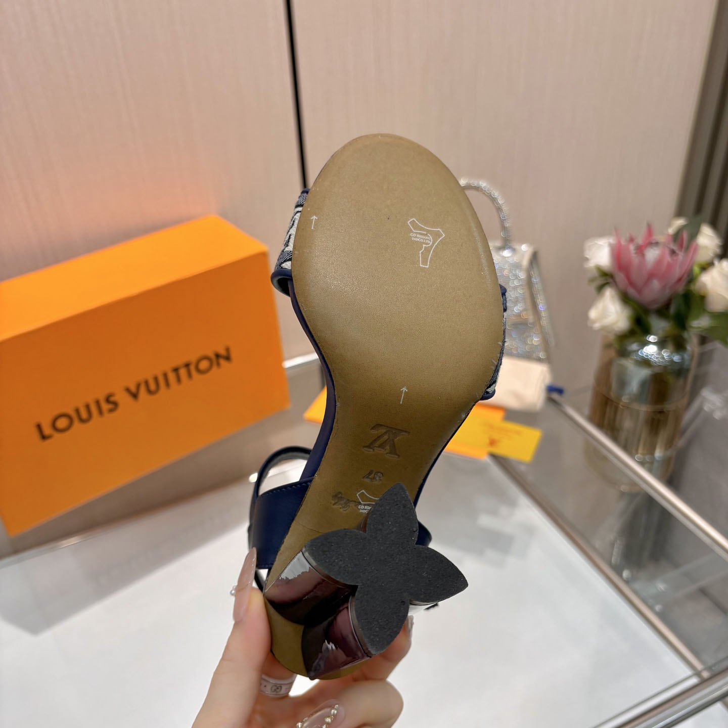 Louis Vuitton Silhouette Sandal  - DesignerGu
