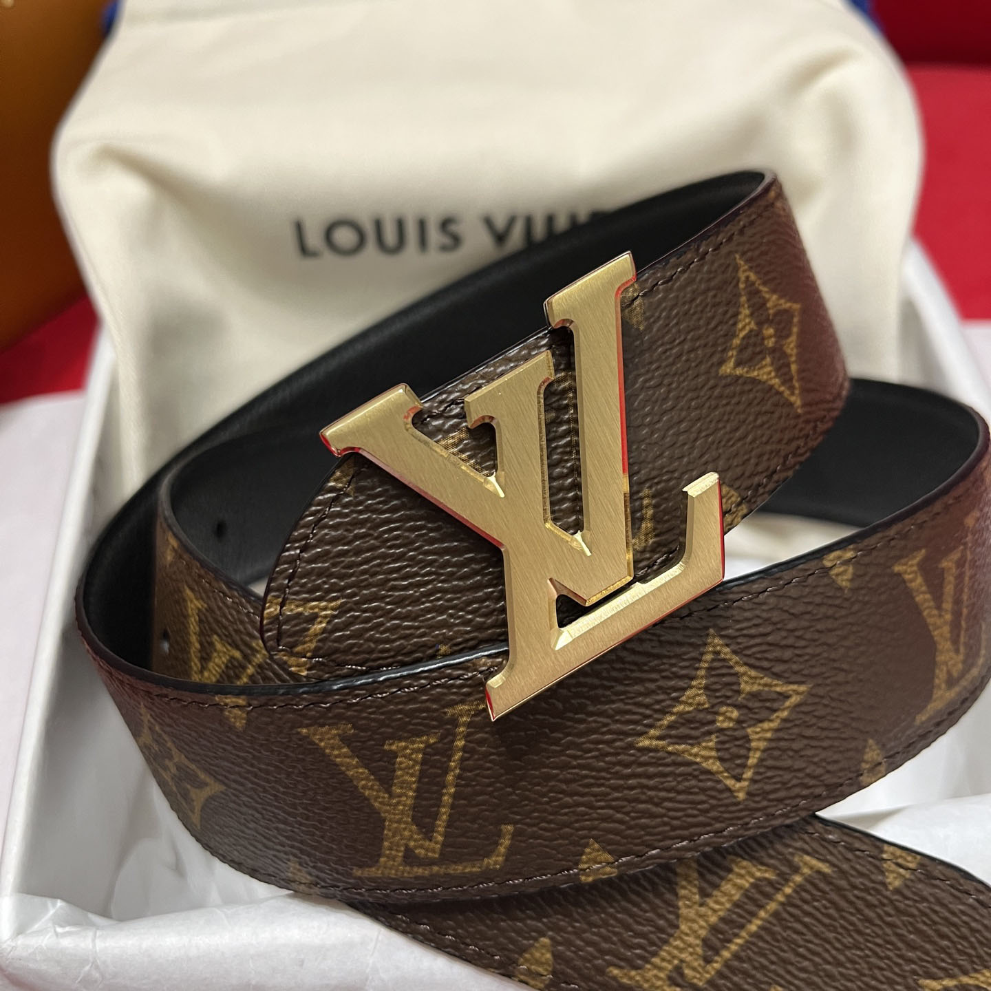 Louis Vuitton  35mm Reversible Belt - DesignerGu