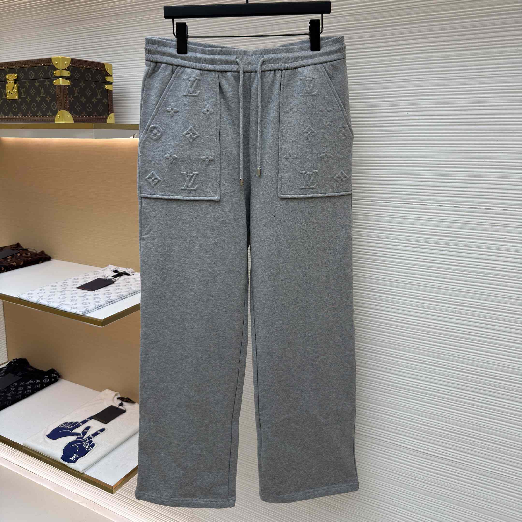 Louis Vuitton Embossed Signature Detail Pants 1AK6IK - DesignerGu