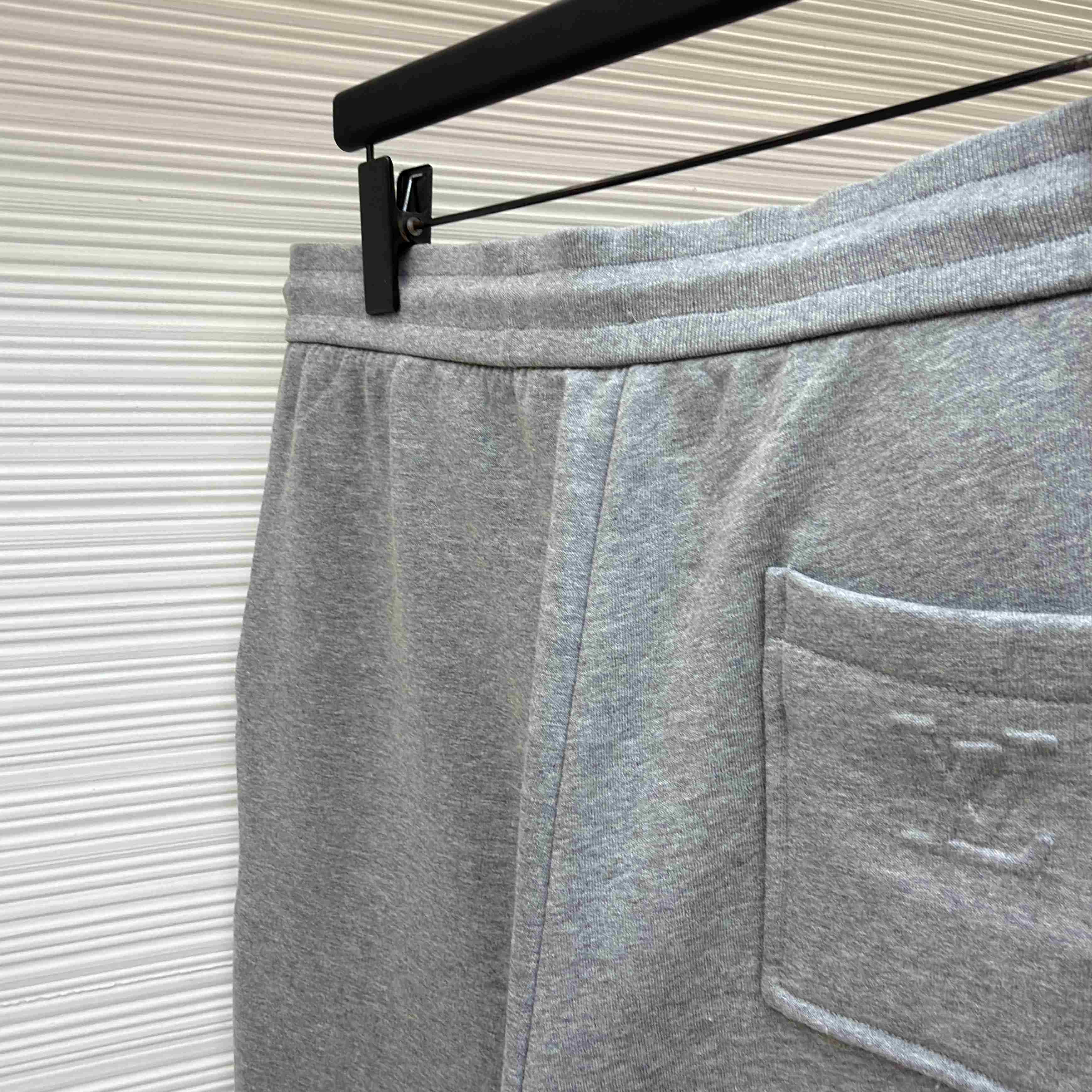 Louis Vuitton Embossed Signature Detail Pants 1AK6IK - DesignerGu