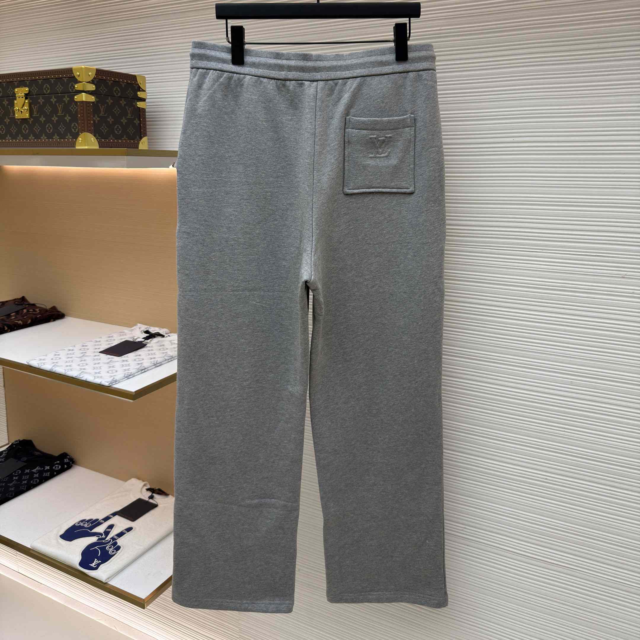 Louis Vuitton Embossed Signature Detail Pants 1AK6IK - DesignerGu