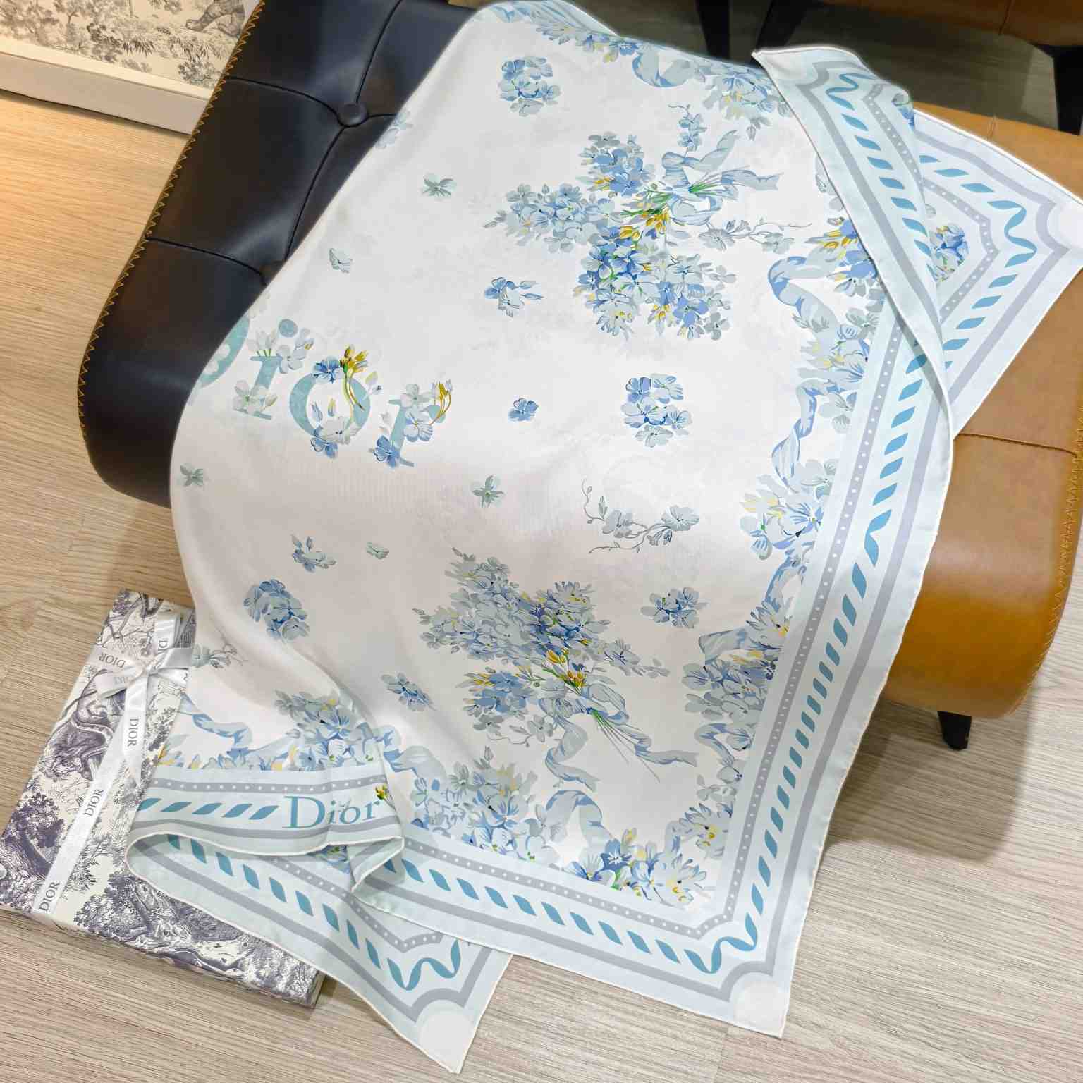 Dior Lilac Bouquet 90 Square Scarf - DesignerGu
