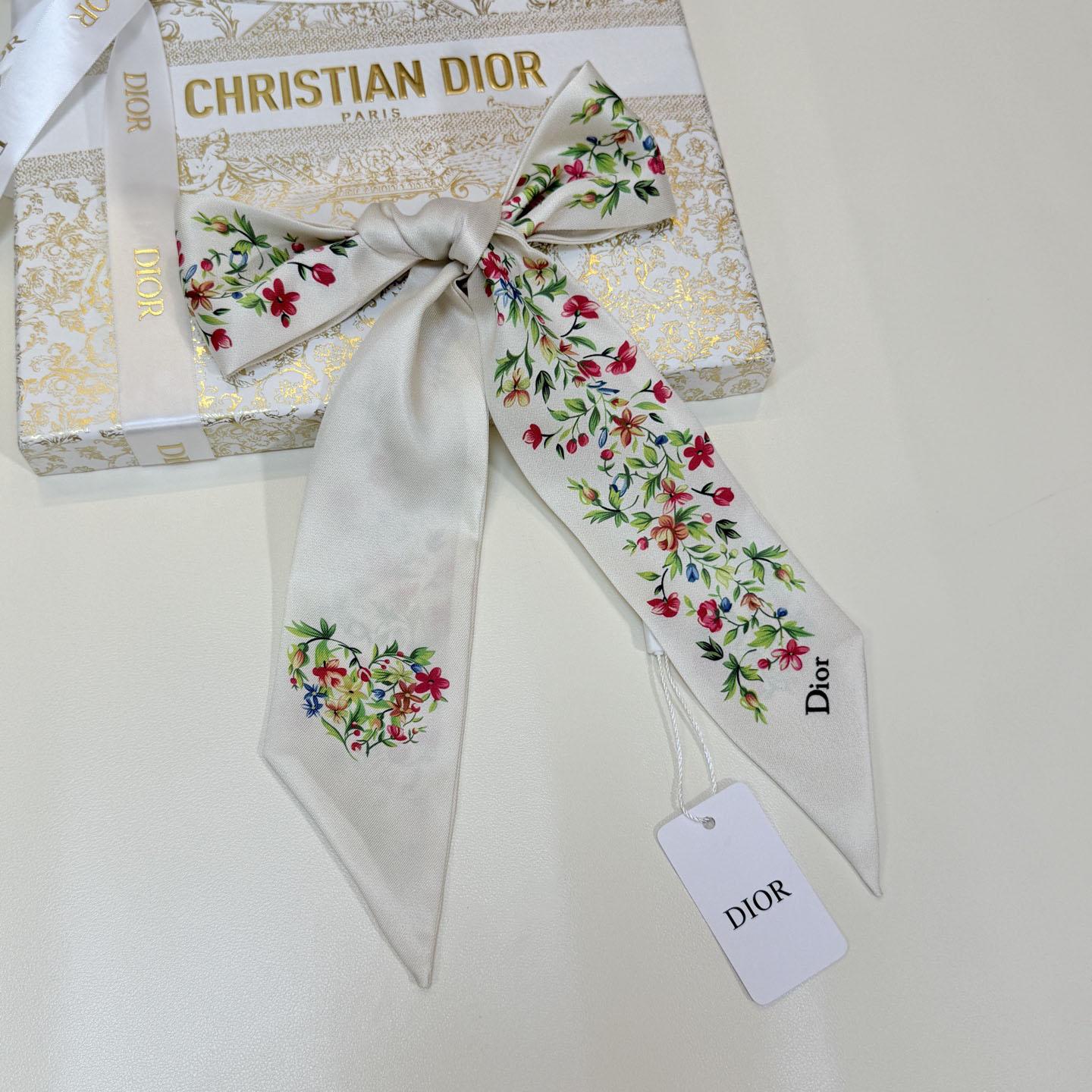 Dior Dioramour Floral Heart Mitzah Scarf - DesignerGu