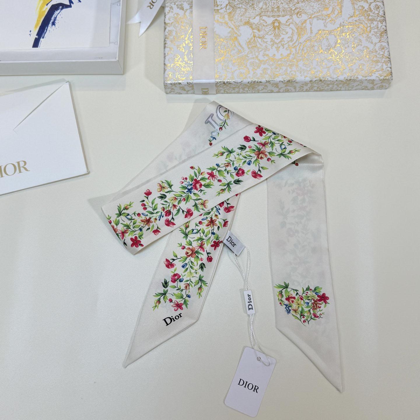 Dior Dioramour Floral Heart Mitzah Scarf - DesignerGu