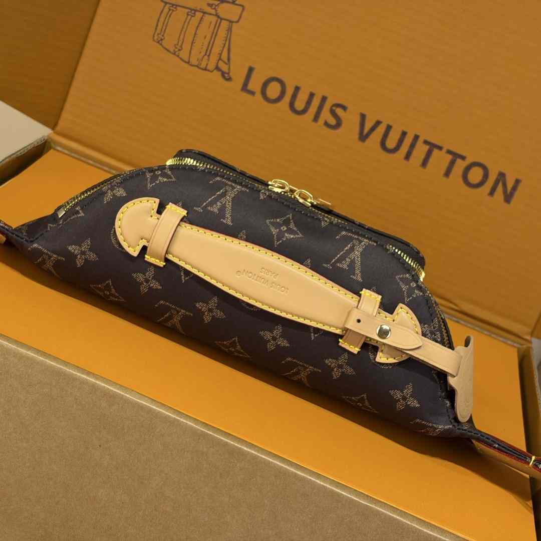 Louis Vuitton Rush Bumbag Louis Vuitton Silk Tech M2A452 - DesignerGu