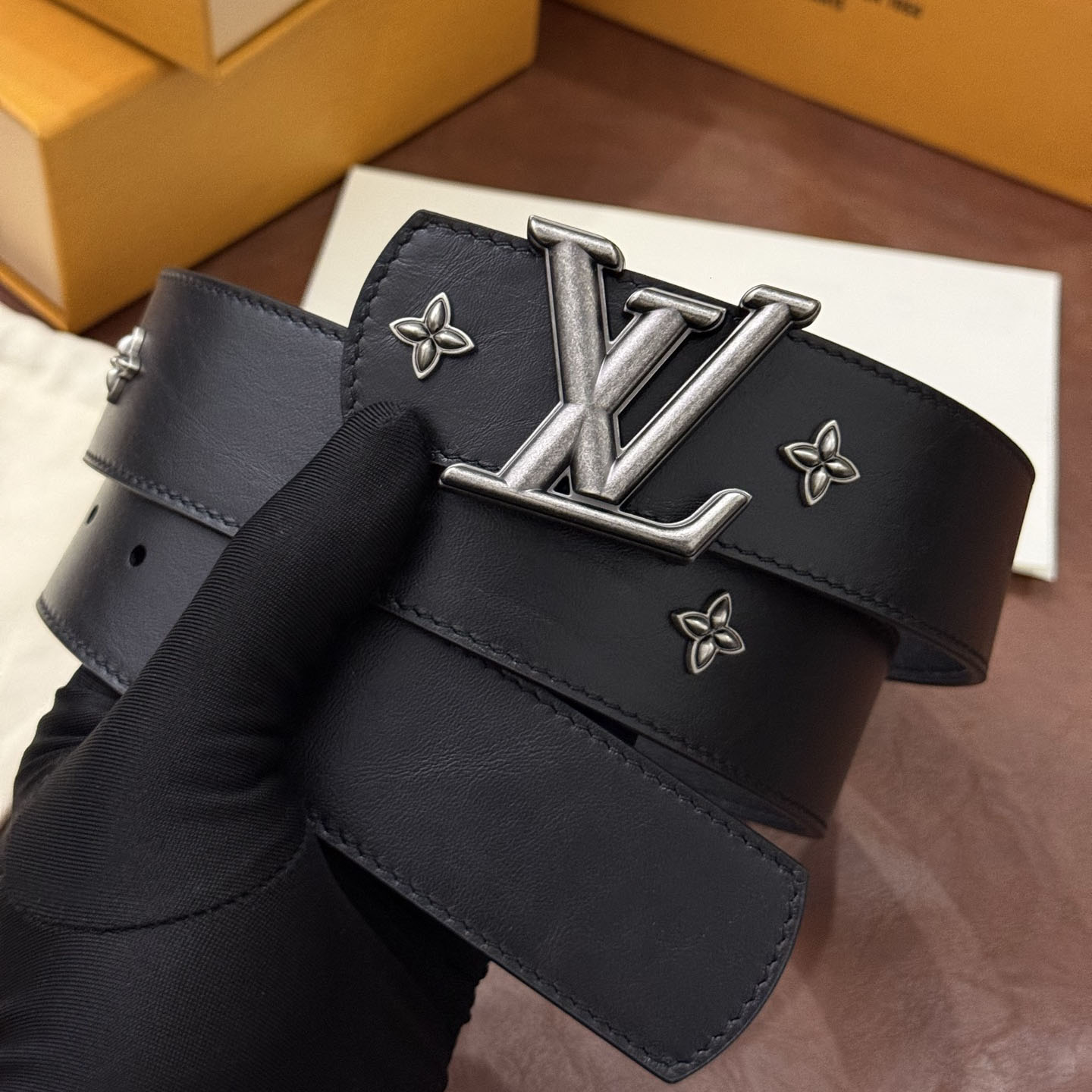 Louis Vuitton LV Dimension Drift Flower Studs 40mm Reversible Belt - DesignerGu
