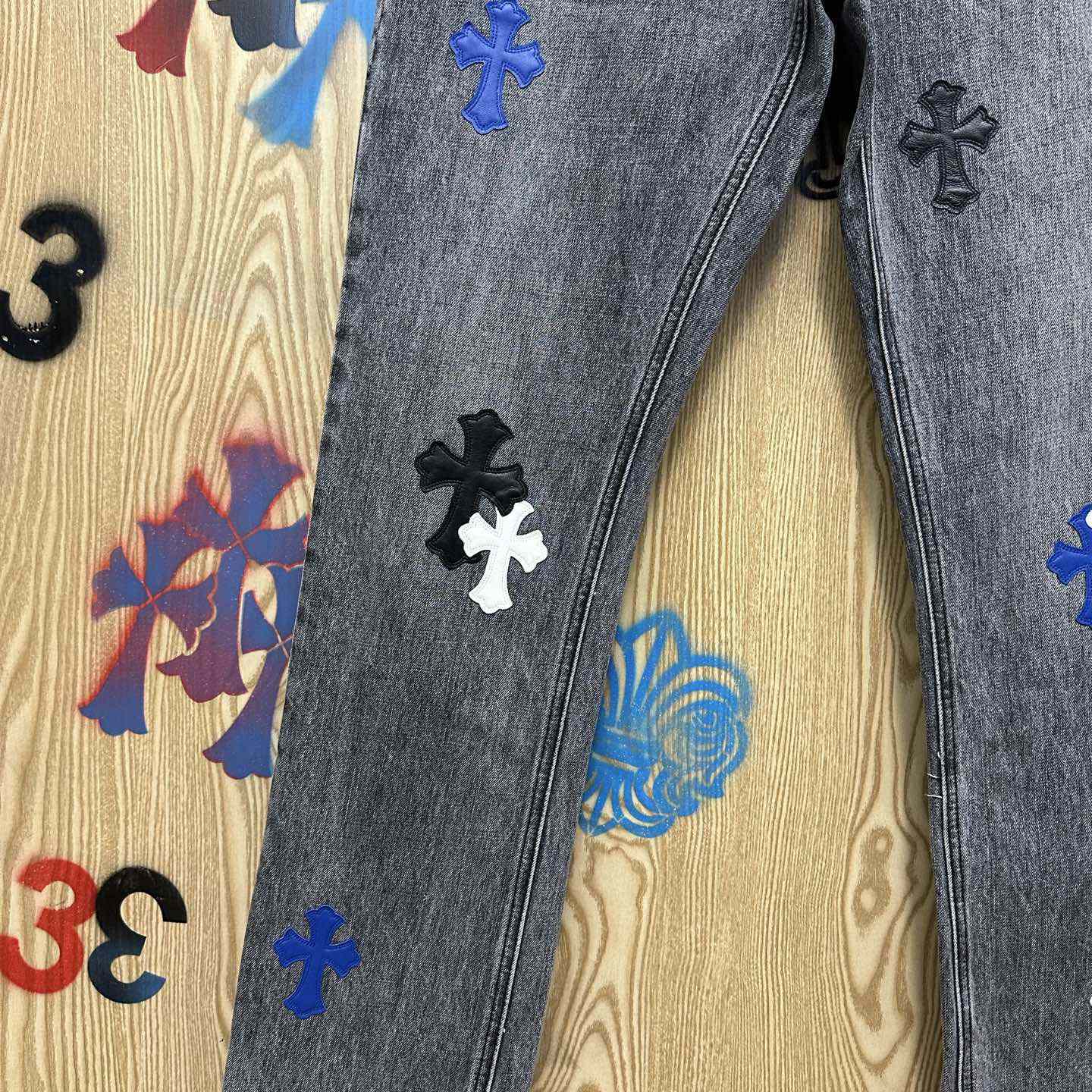 Chrome Hearts  Jeans  - DesignerGu