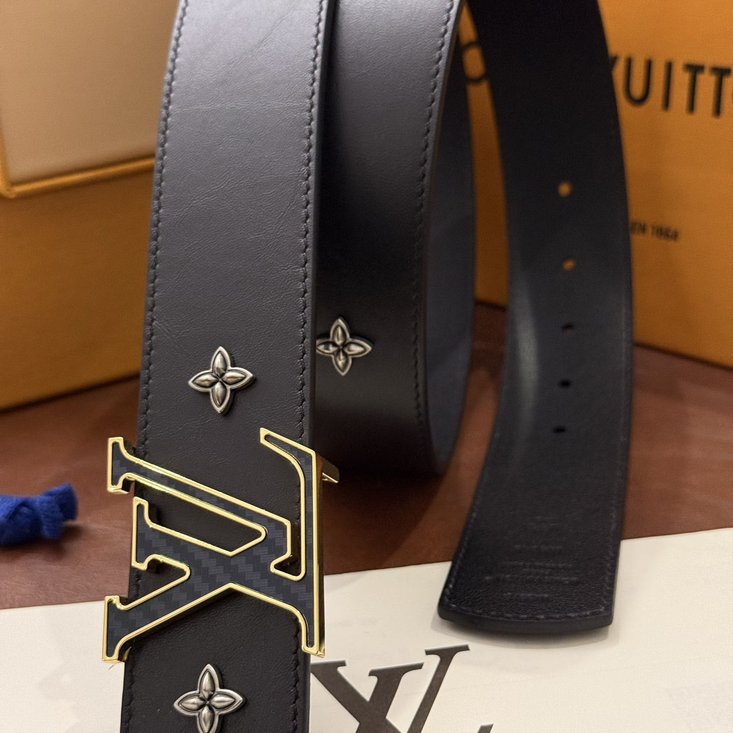 Louis Vuitton LV Dimension Drift Flower Studs 40mm Reversible Belt - DesignerGu