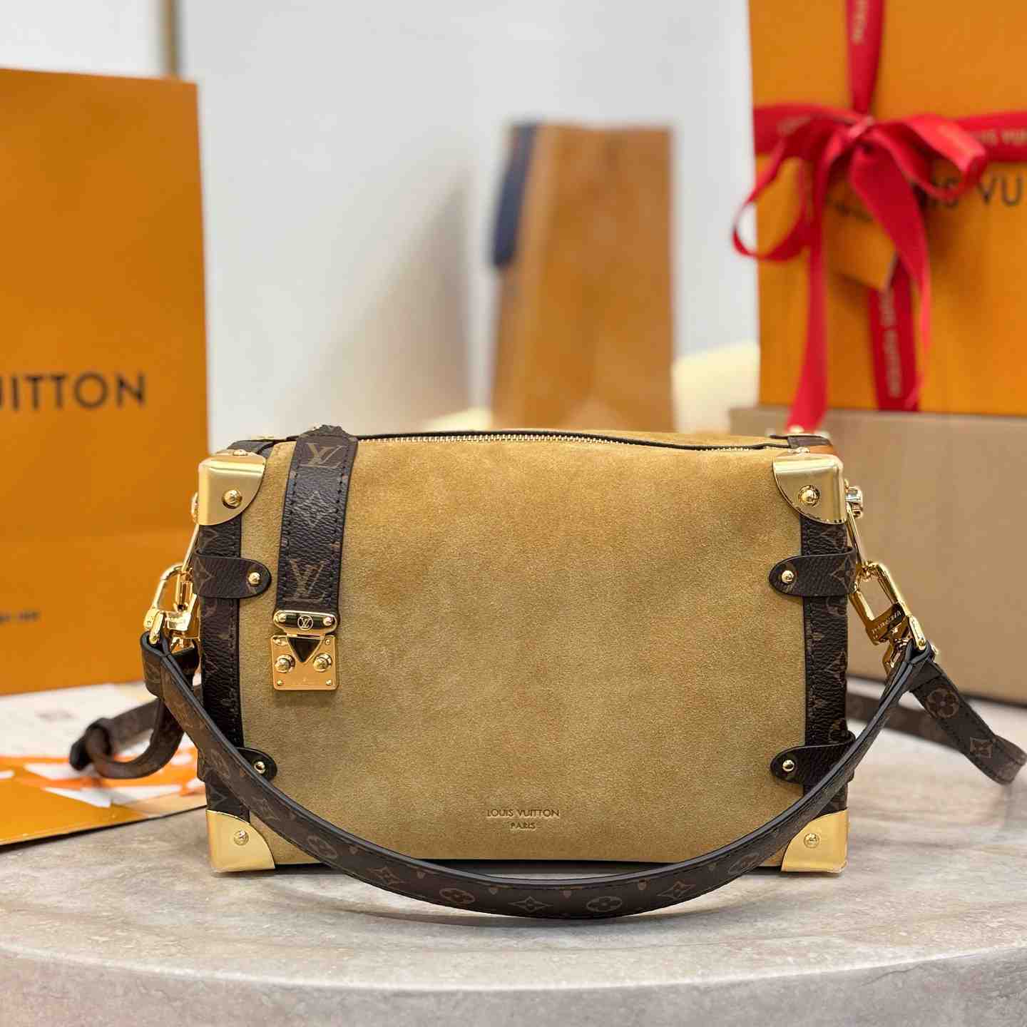 Louis Vuitton Side Trunk MM M2A041 - DesignerGu