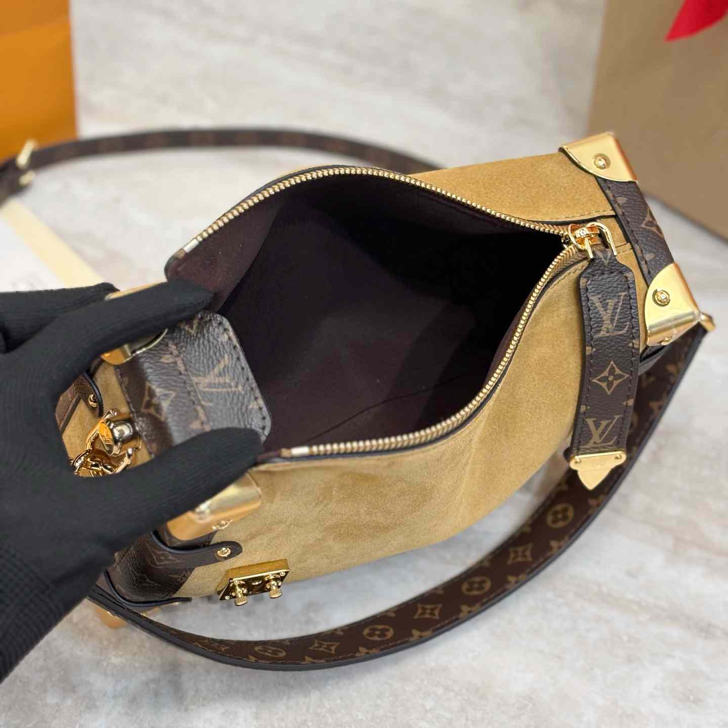 Louis Vuitton Side Trunk MM M2A041 - DesignerGu