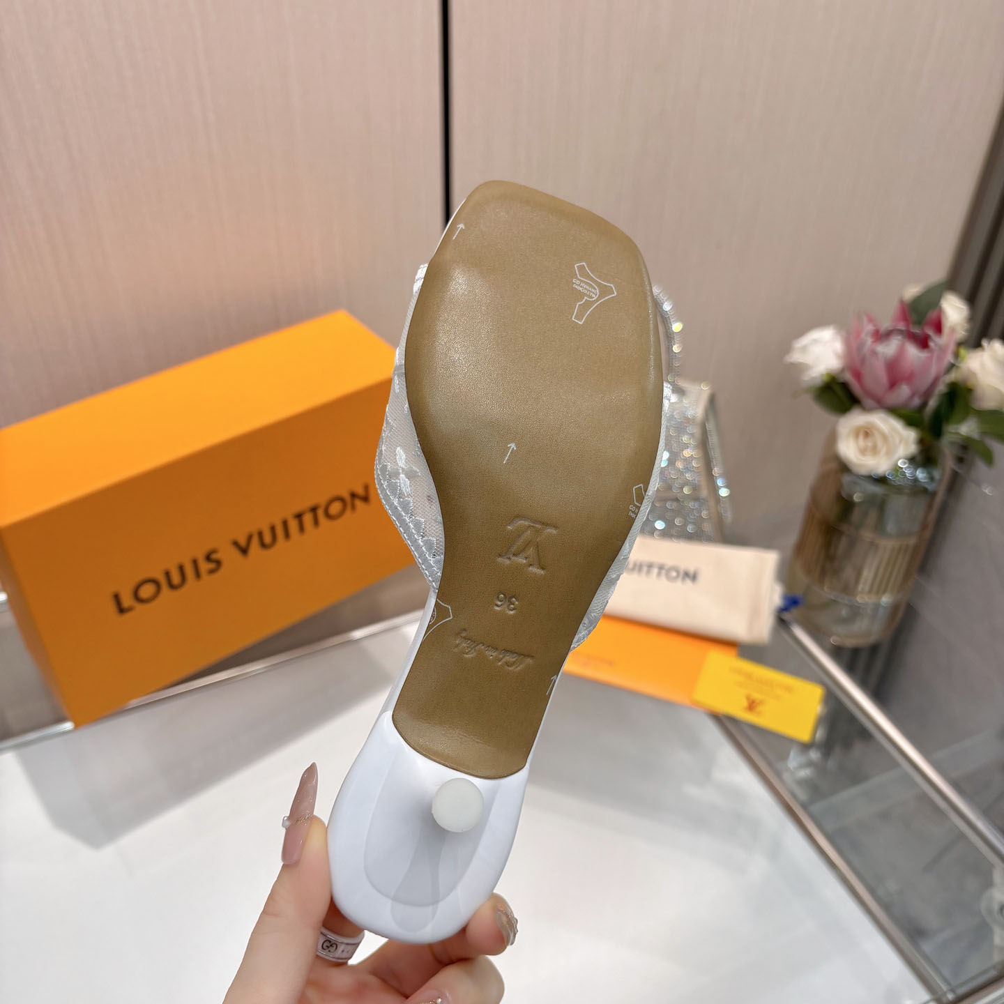 Louis Vuitton 6AM Mule - DesignerGu