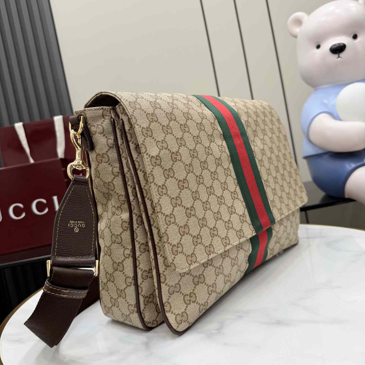 Gucci Essence Classic Medium Crossbody Bag A006JE - DesignerGu