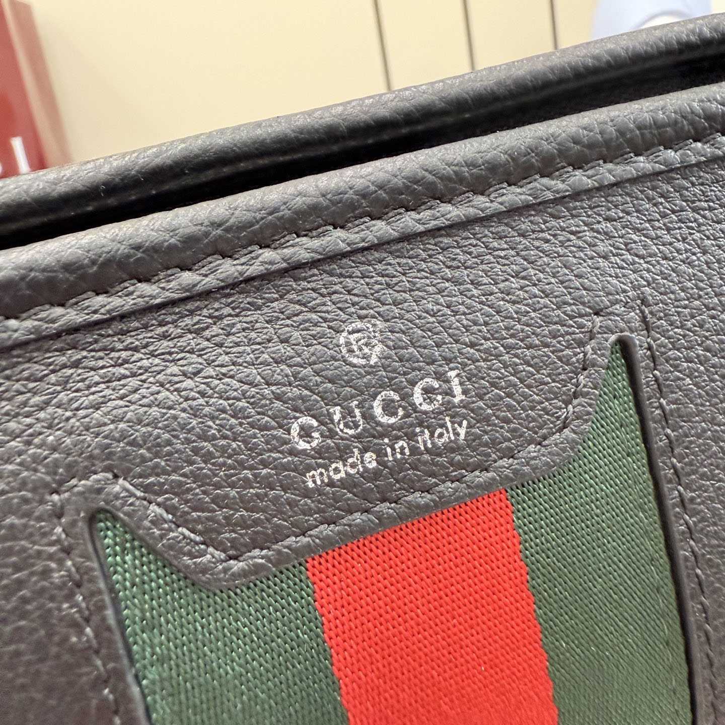Gucci Web Trademark Small Crossbody Bag A006N9 - DesignerGu