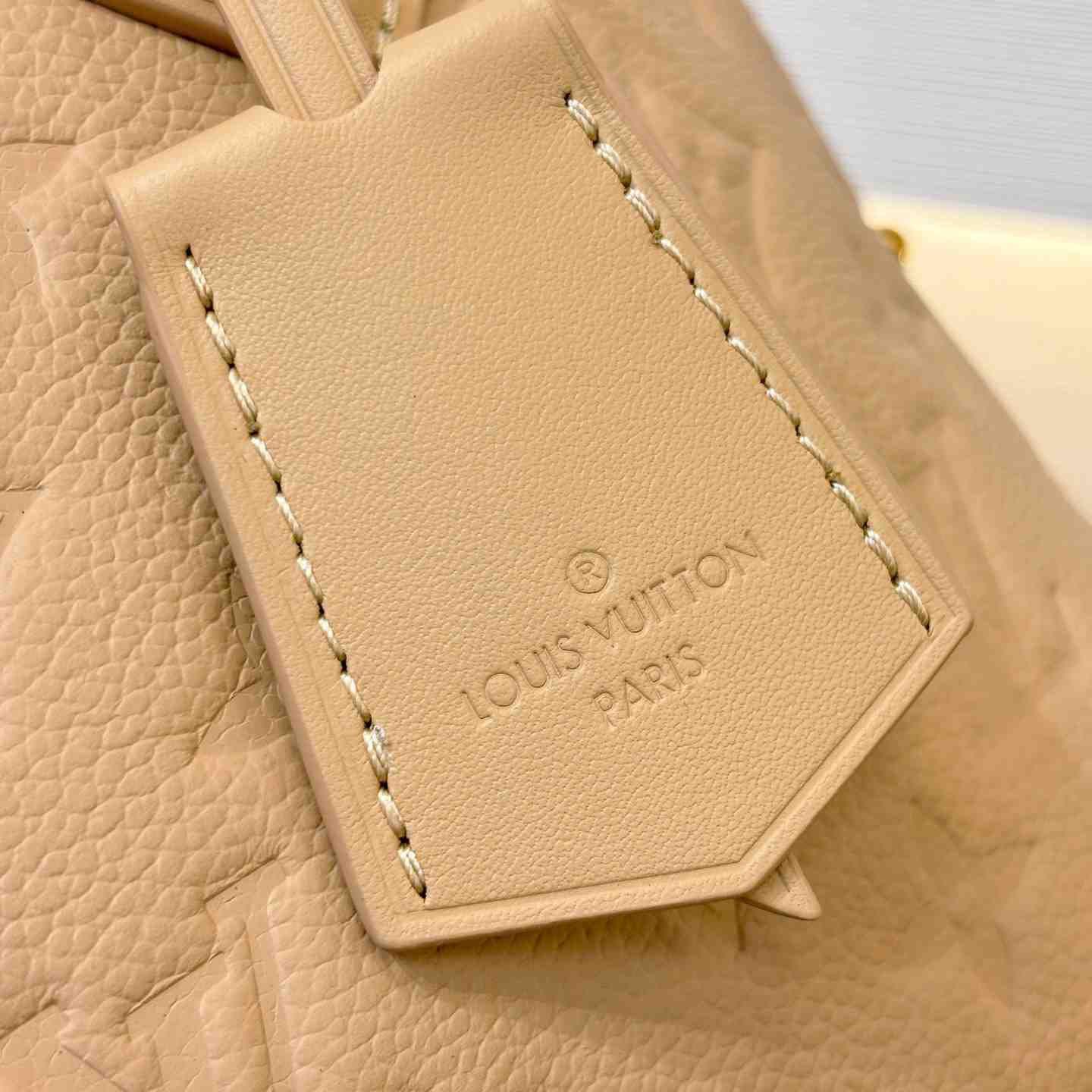 Louis Vuitton Alma BB M2A126 - DesignerGu