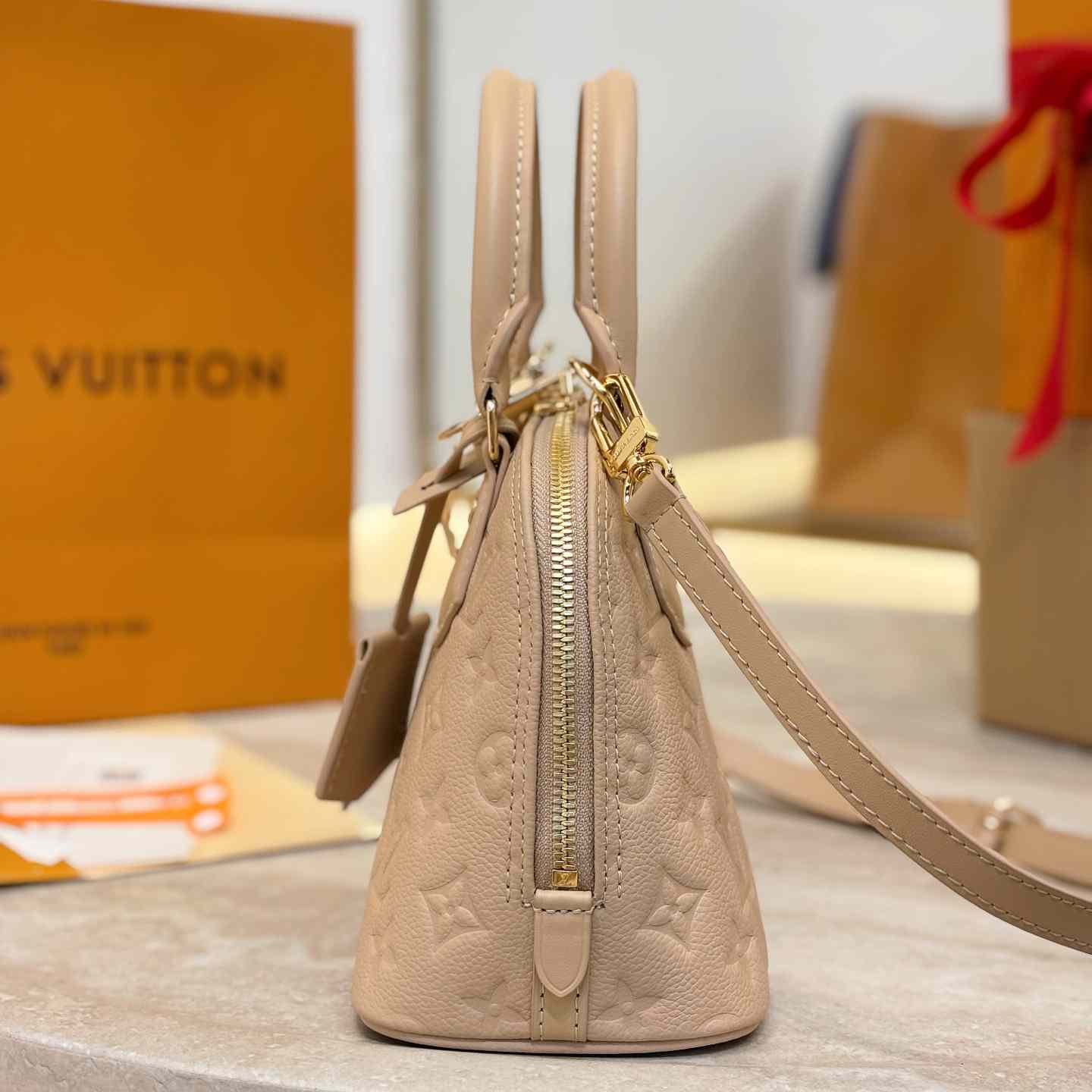 Louis Vuitton Alma BB M2A126 - DesignerGu