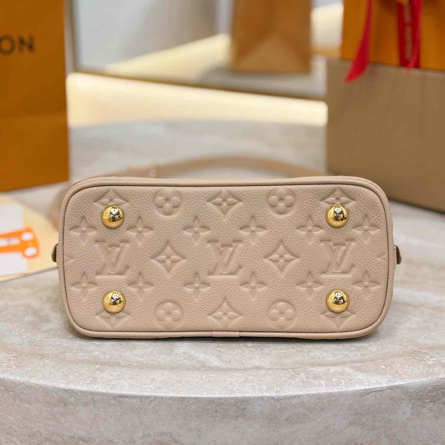 Louis Vuitton Alma BB M2A126 - DesignerGu