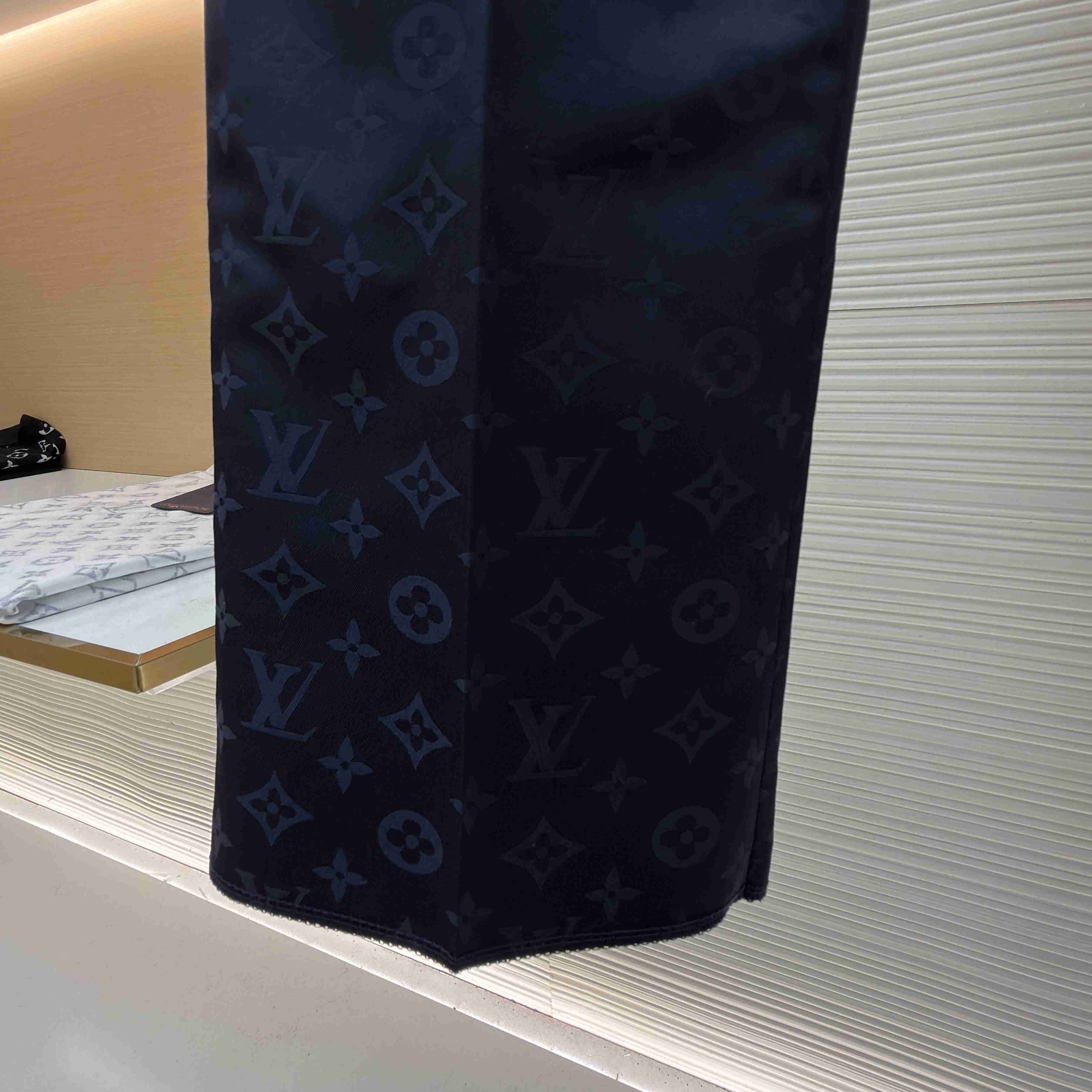 Louis Vuitton Monogram Drawstring Pants 1AJIFR - DesignerGu