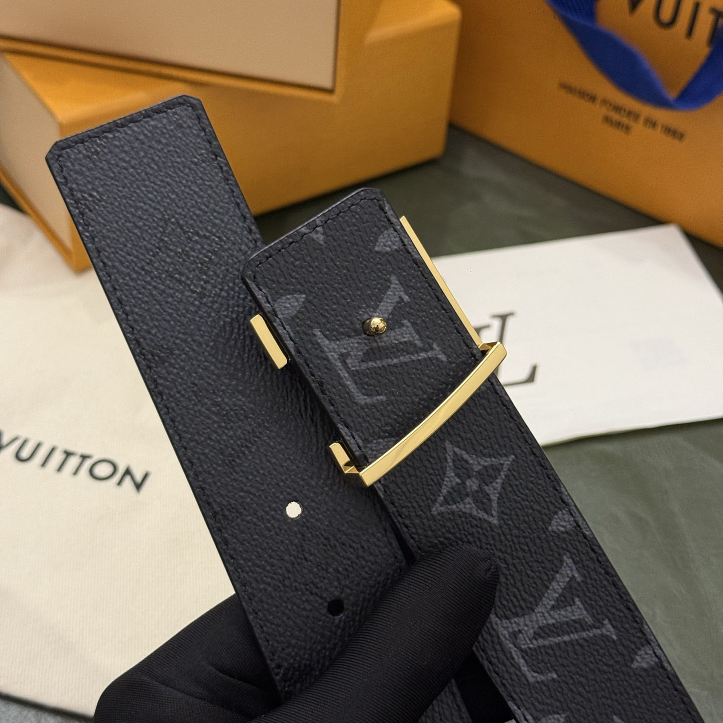 Louis Vuitton LV Initiales Monogram Midnight 40mm Reversible Belt  - DesignerGu