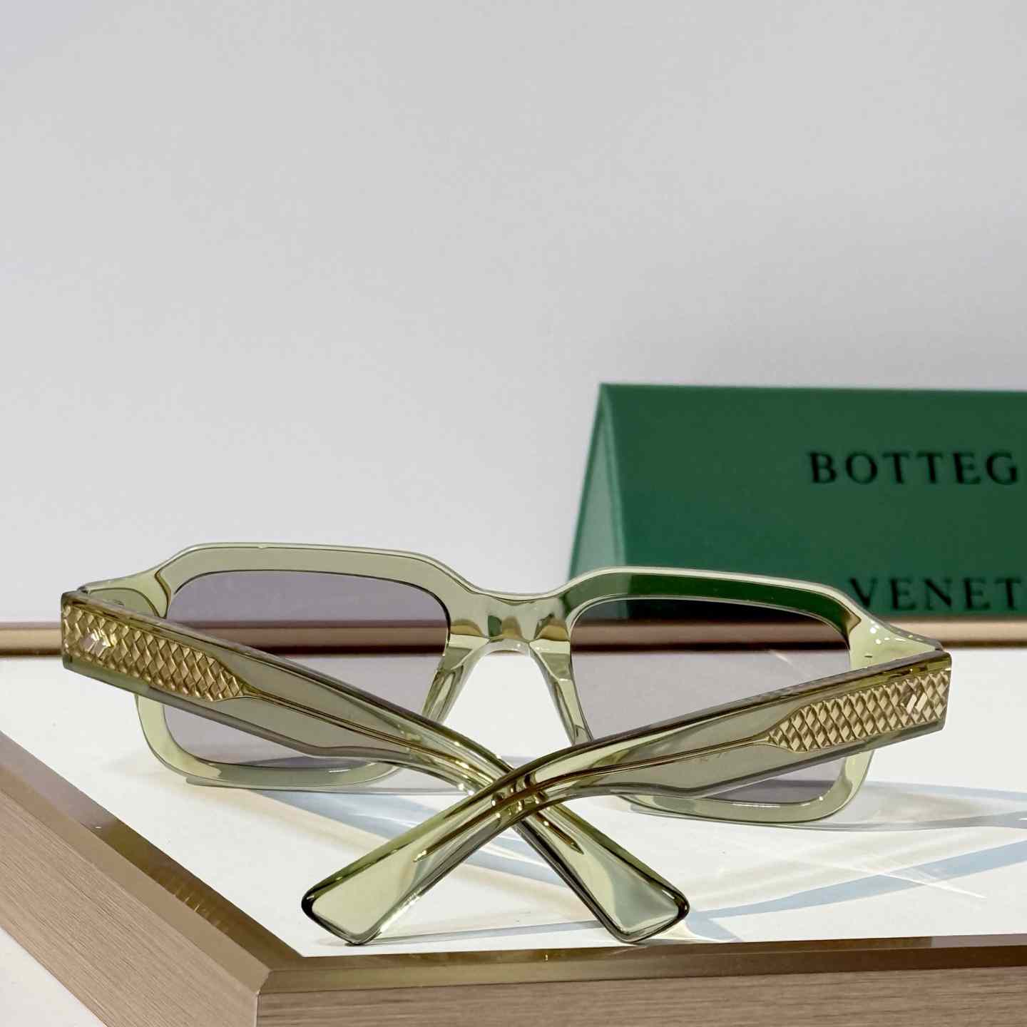 Bottega Veneta BV1442S Sunglasses    - DesignerGu