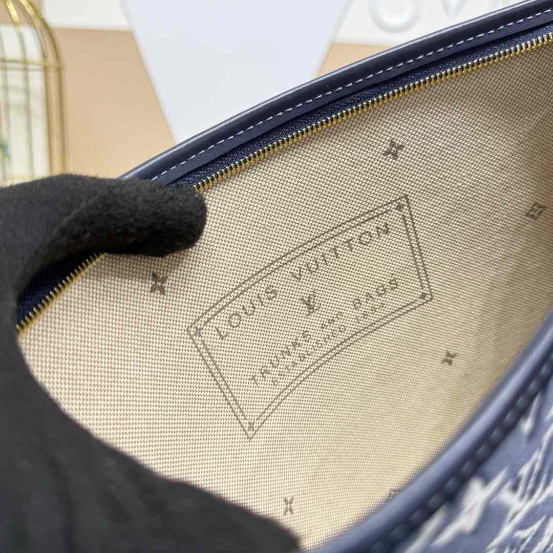 Louis Vuitton Poche Toilette M2A310 - DesignerGu