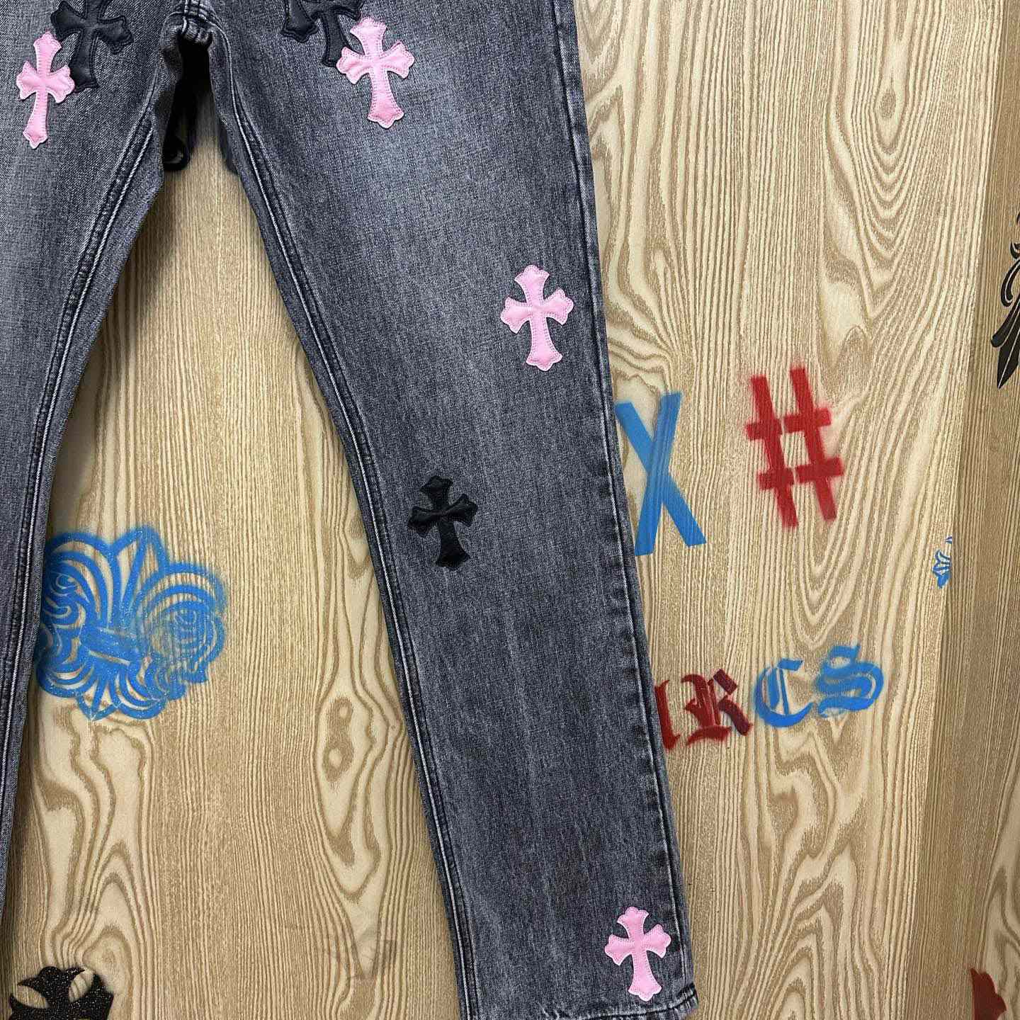 Chrome Hearts  Jeans  - DesignerGu