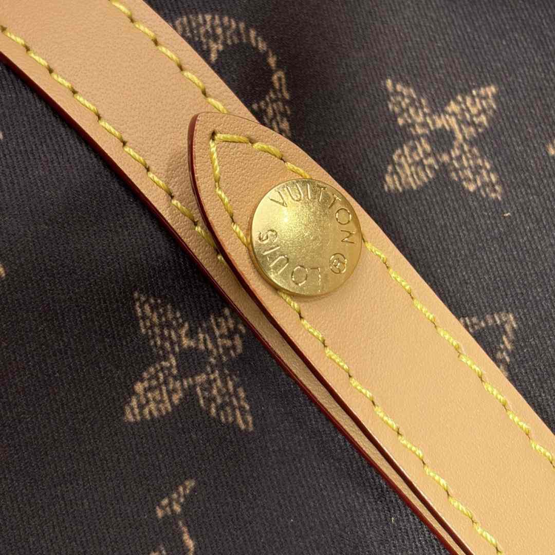 Louis Vuitton Jet Lag Bag MM Louis Vuitton Silk Tech M2A425 - DesignerGu