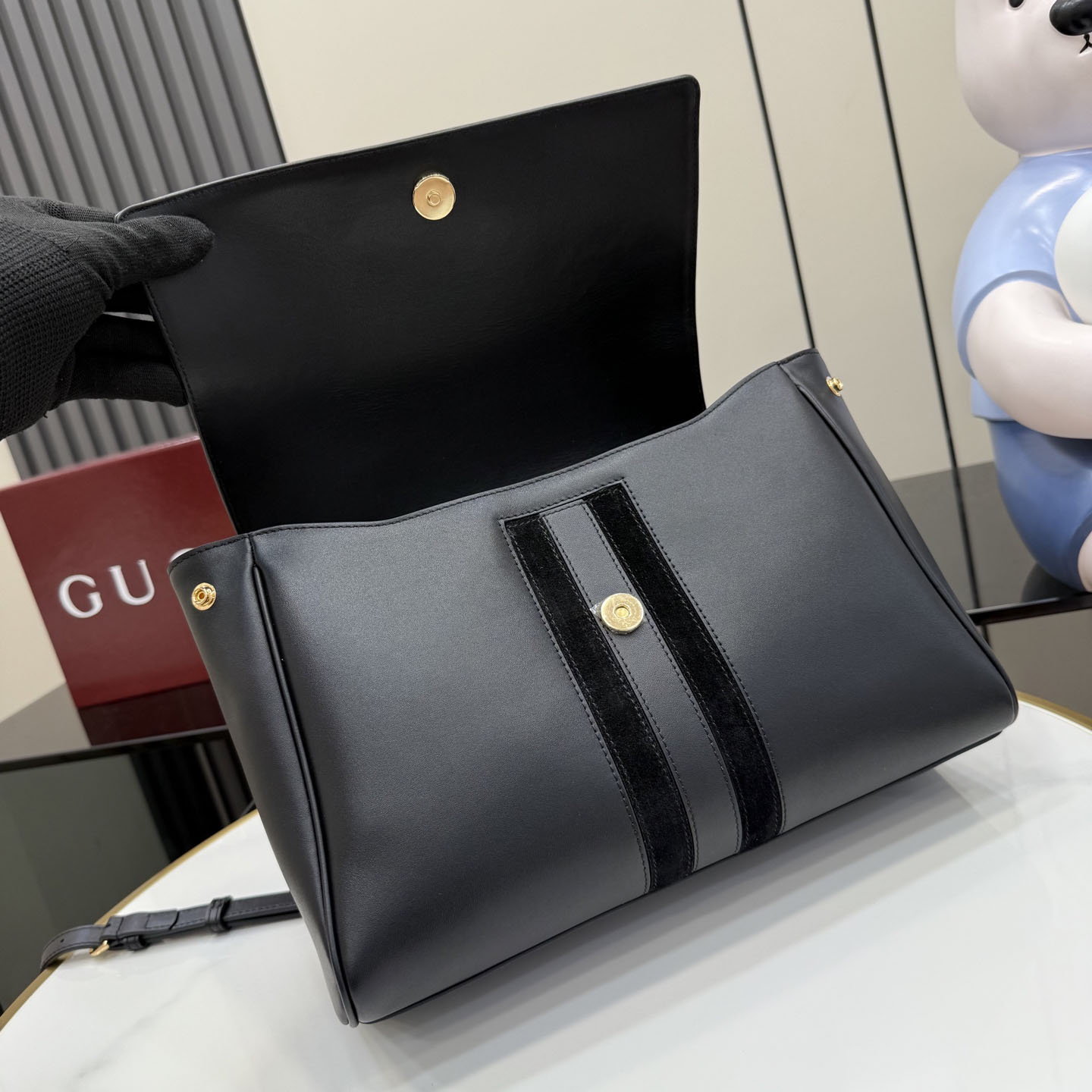 Gucci Paparazzo Medium Top Handle Bag 875018 - DesignerGu