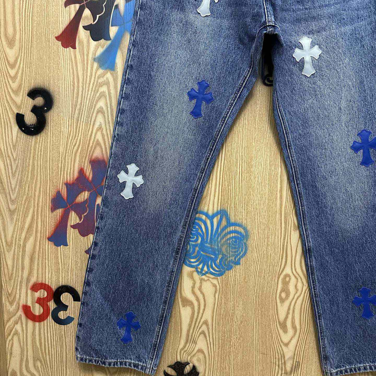 Chrome Hearts  Jeans  - DesignerGu