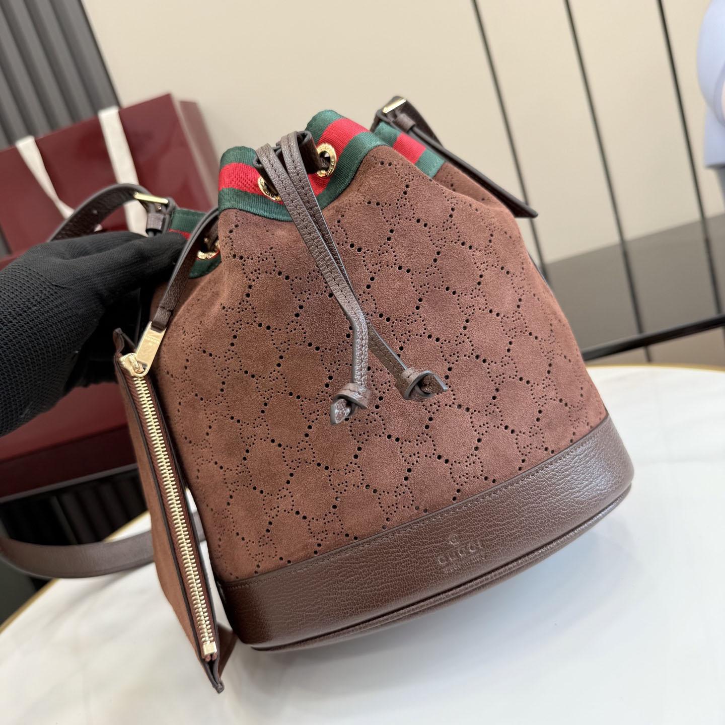 Gucci Venice Small Bucket Bag A002GW - DesignerGu