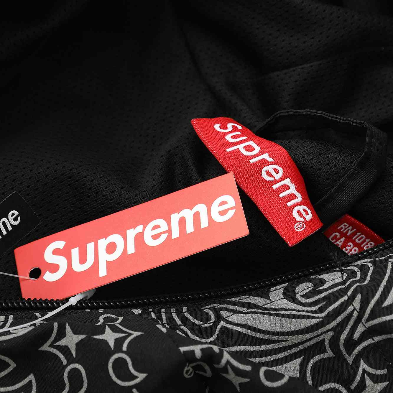 Supreme Reflective Bandana Anorak 'Black' - DesignerGu