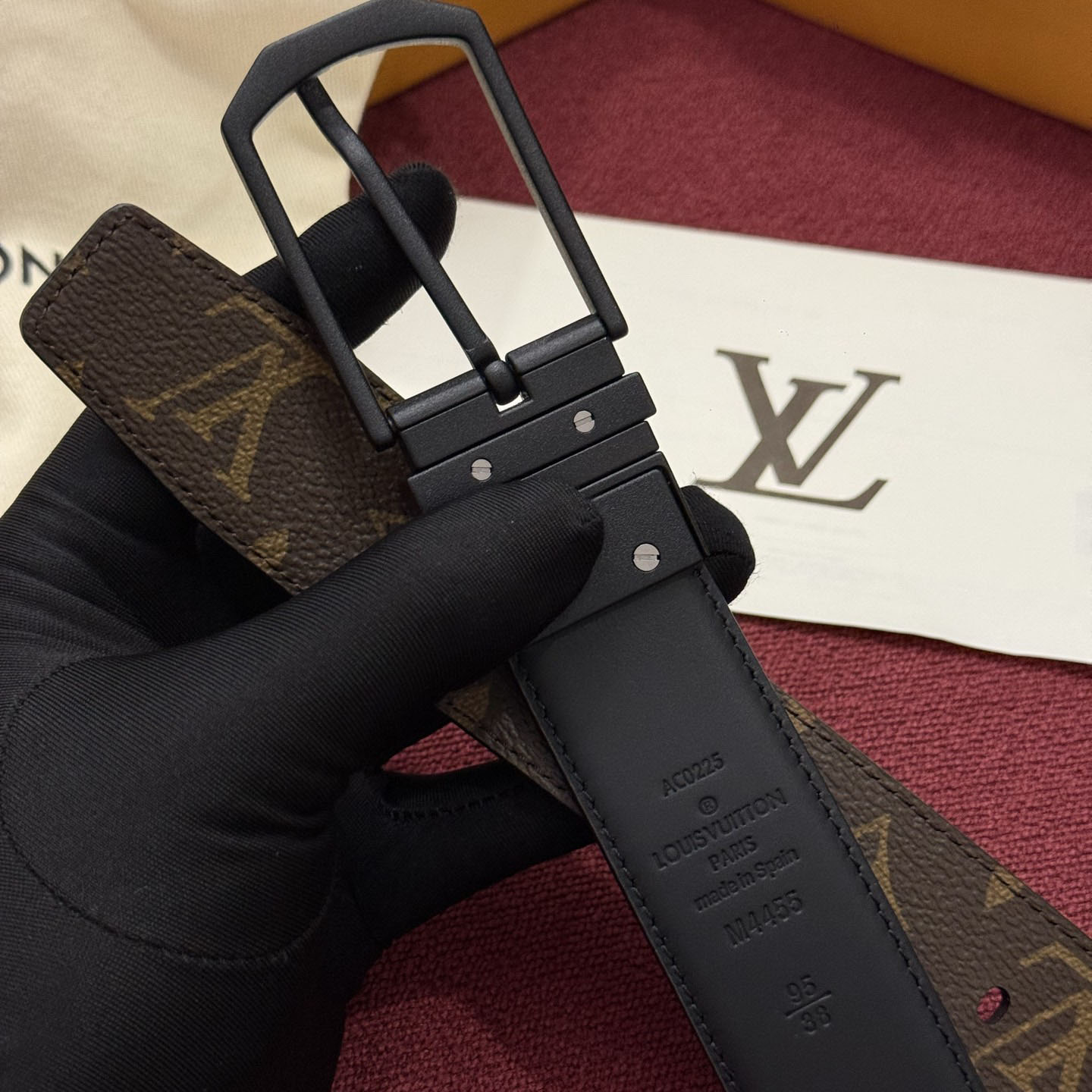Louis Vuitton Slender 35mm Reversible Belt  - DesignerGu