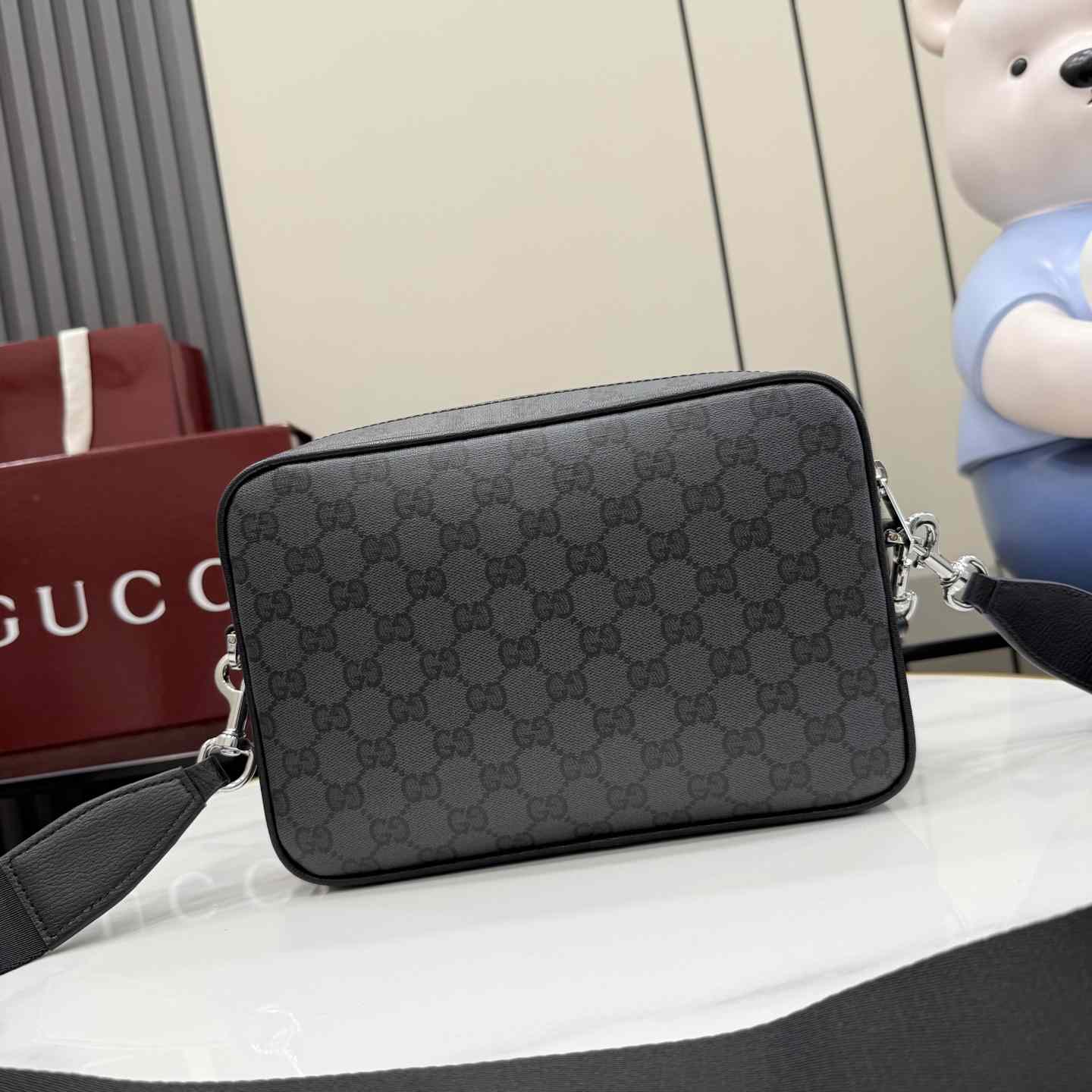 Gucci Gucci Essence Classic Small Crossbody Bag A006ZN - DesignerGu