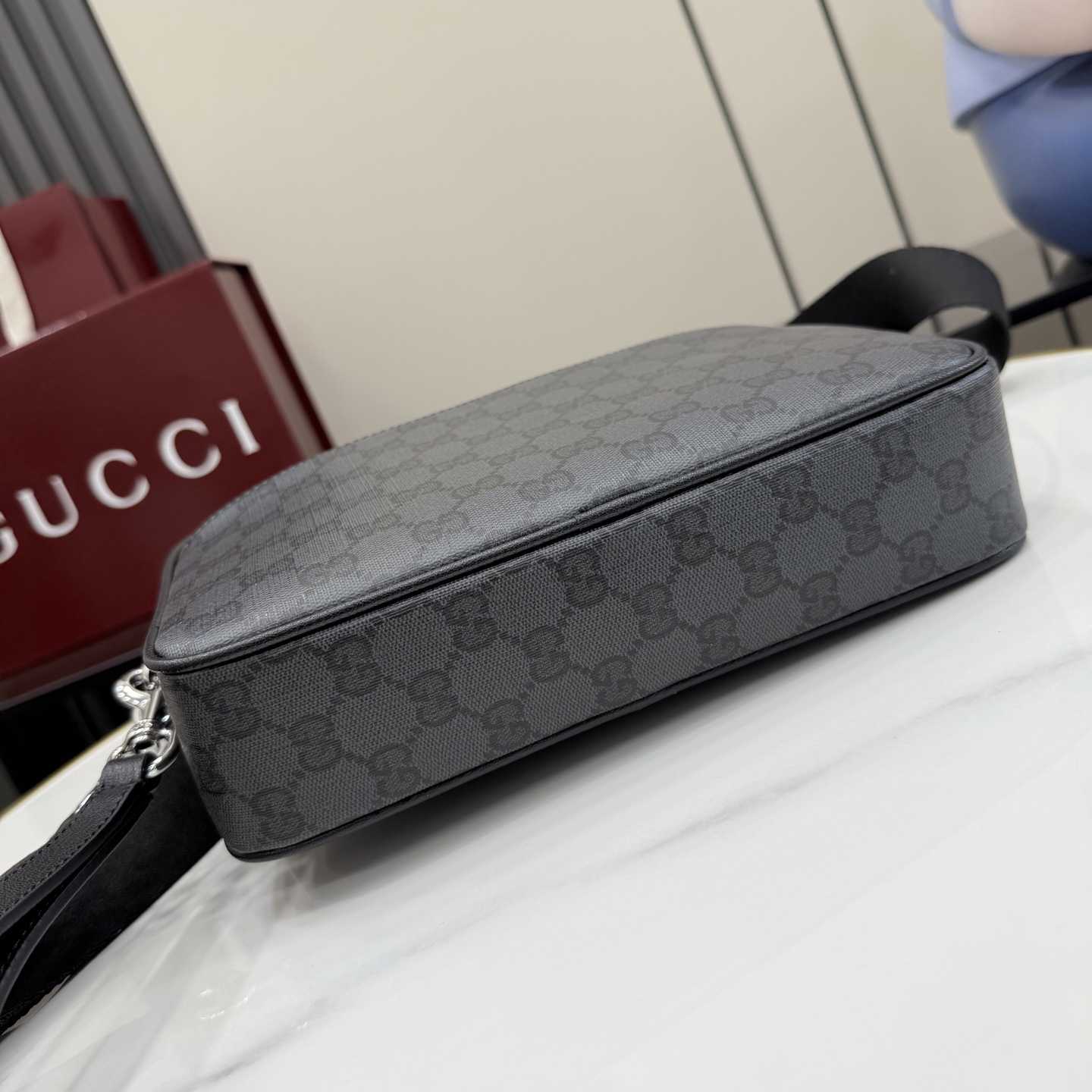 Gucci Gucci Essence Classic Small Crossbody Bag A006ZN - DesignerGu