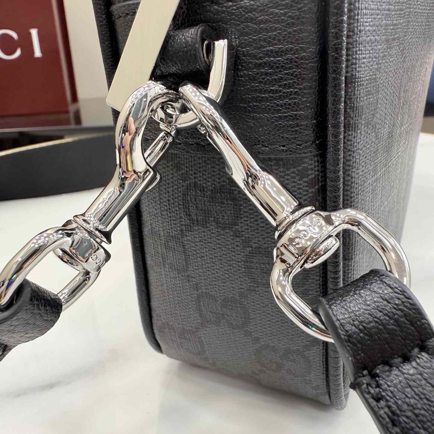 Gucci Gucci Essence Classic Small Crossbody Bag A006ZN - DesignerGu