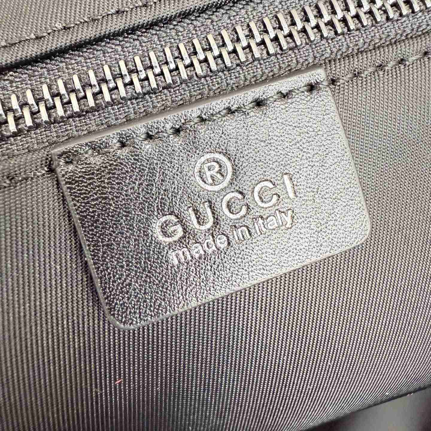 Gucci Essence Classic Medium Backpack A0020S - DesignerGu