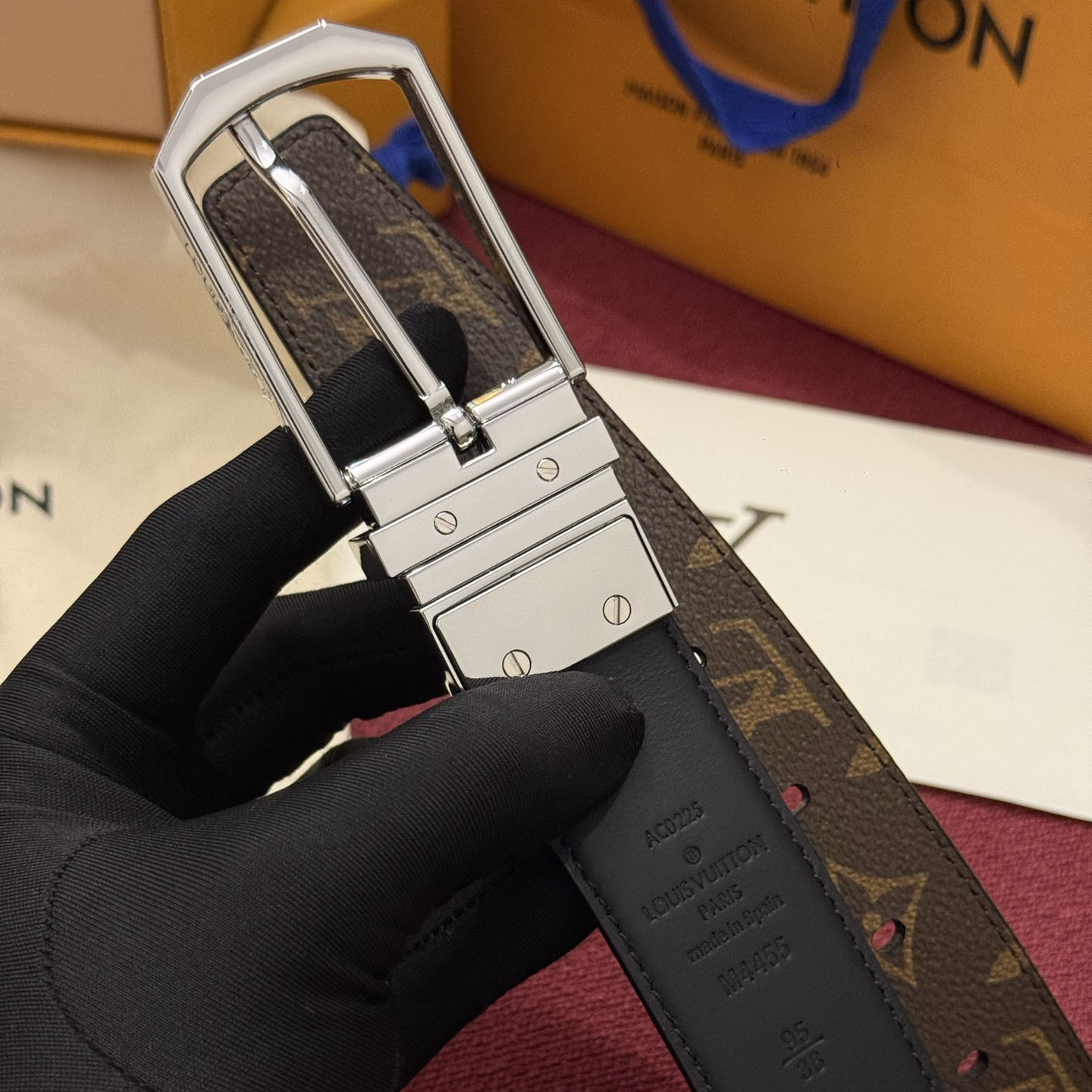 Louis Vuitton Slender 35mm Reversible Belt  - DesignerGu