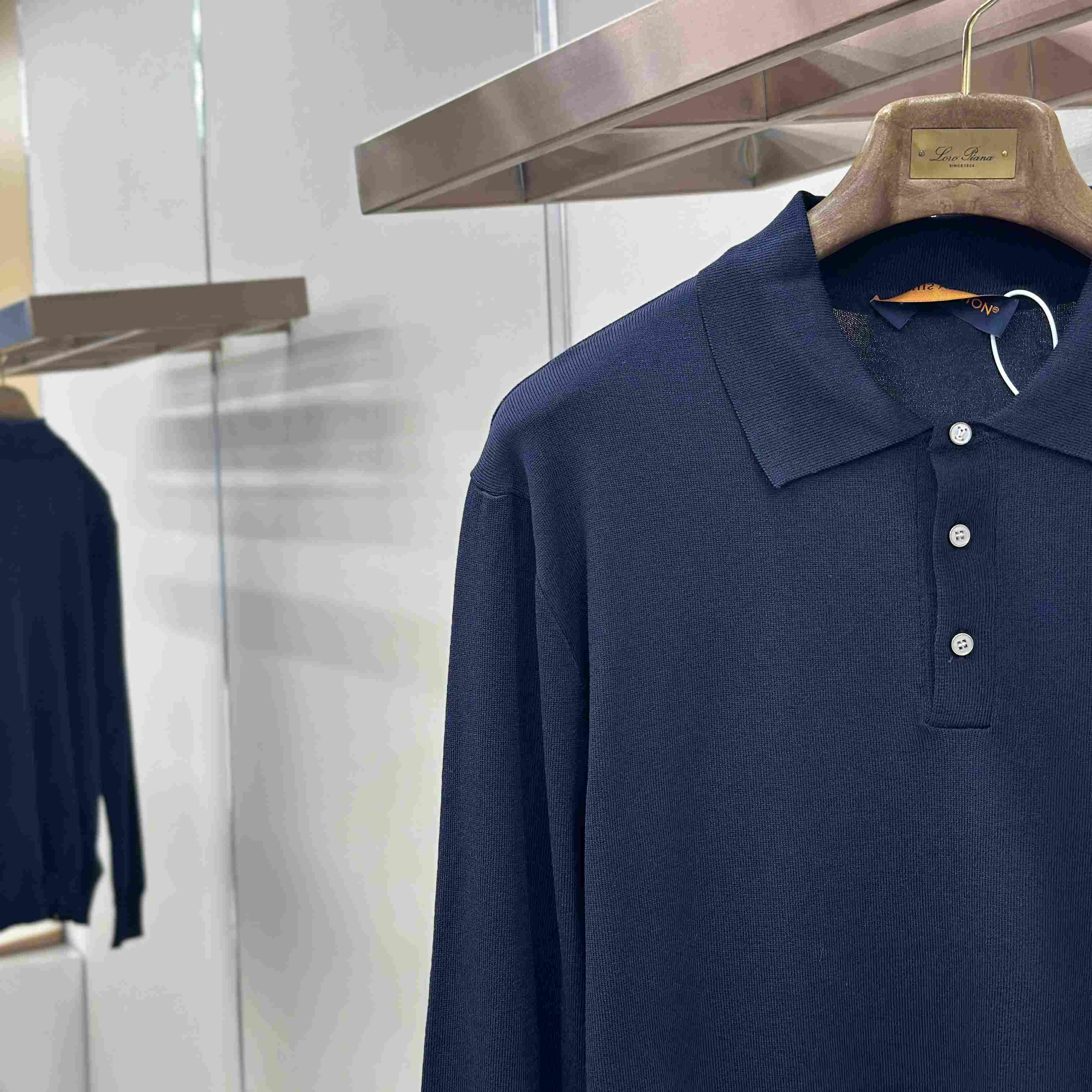 Louis Vuitton Wool-Silk Blend Long-Sleeved Polo Shirt 1AJSO7 - DesignerGu
