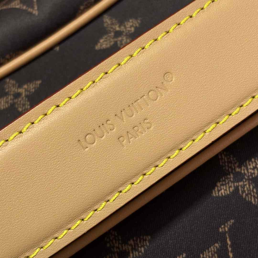 Louis Vuitton Nil XL Louis Vuitton Silk Tech - DesignerGu