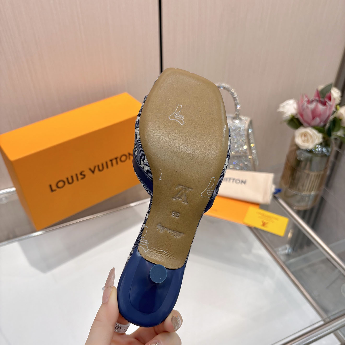 Louis Vuitton 6AM Mule 1AKJDG - DesignerGu